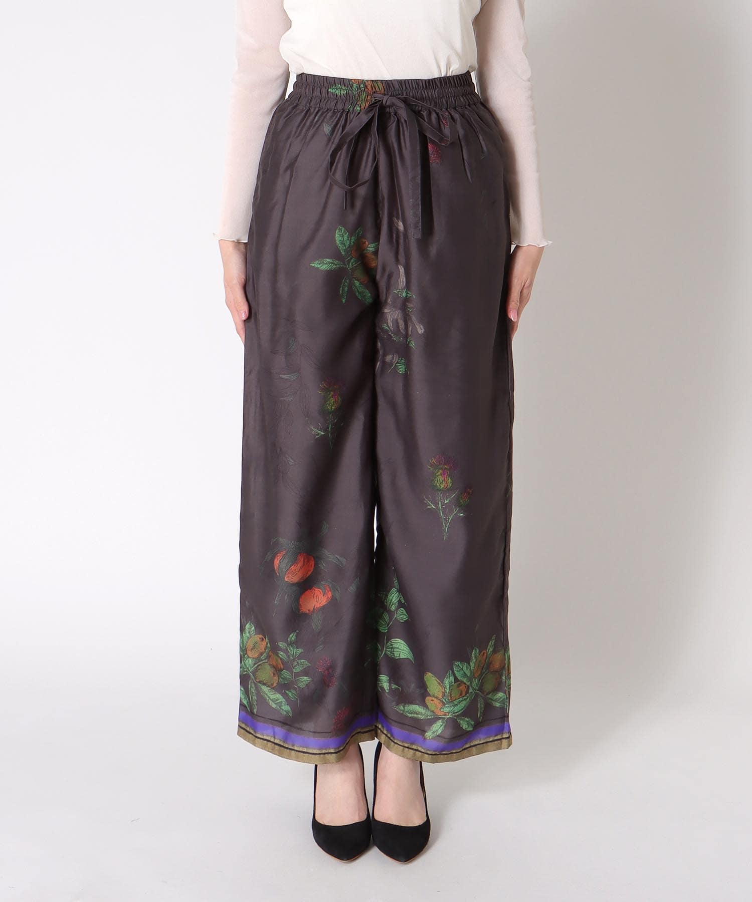 ≪4/16(木)予約開始≫ボタニカルプリントパンツ