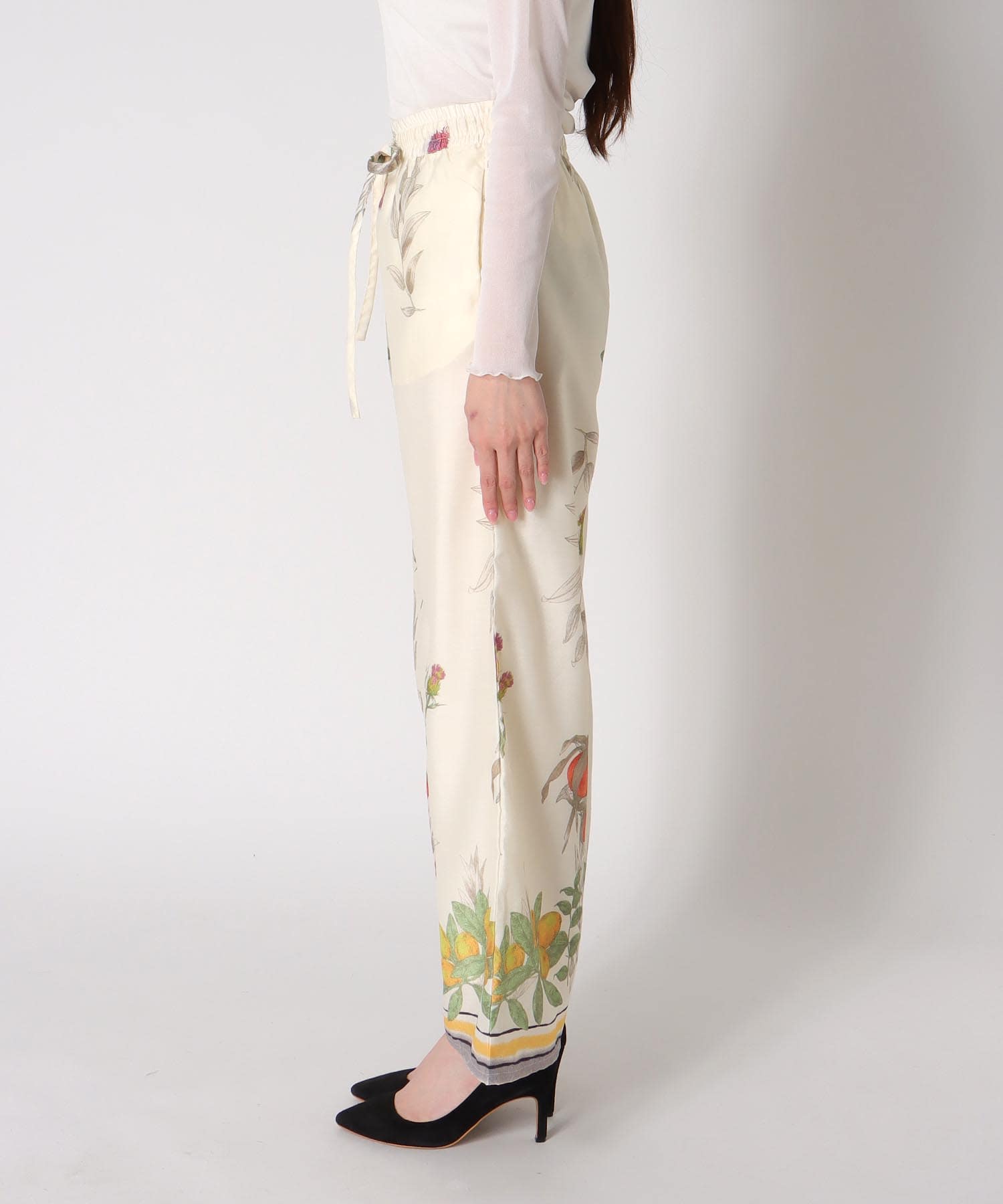 ≪4/16(木)予約開始≫ボタニカルプリントパンツ