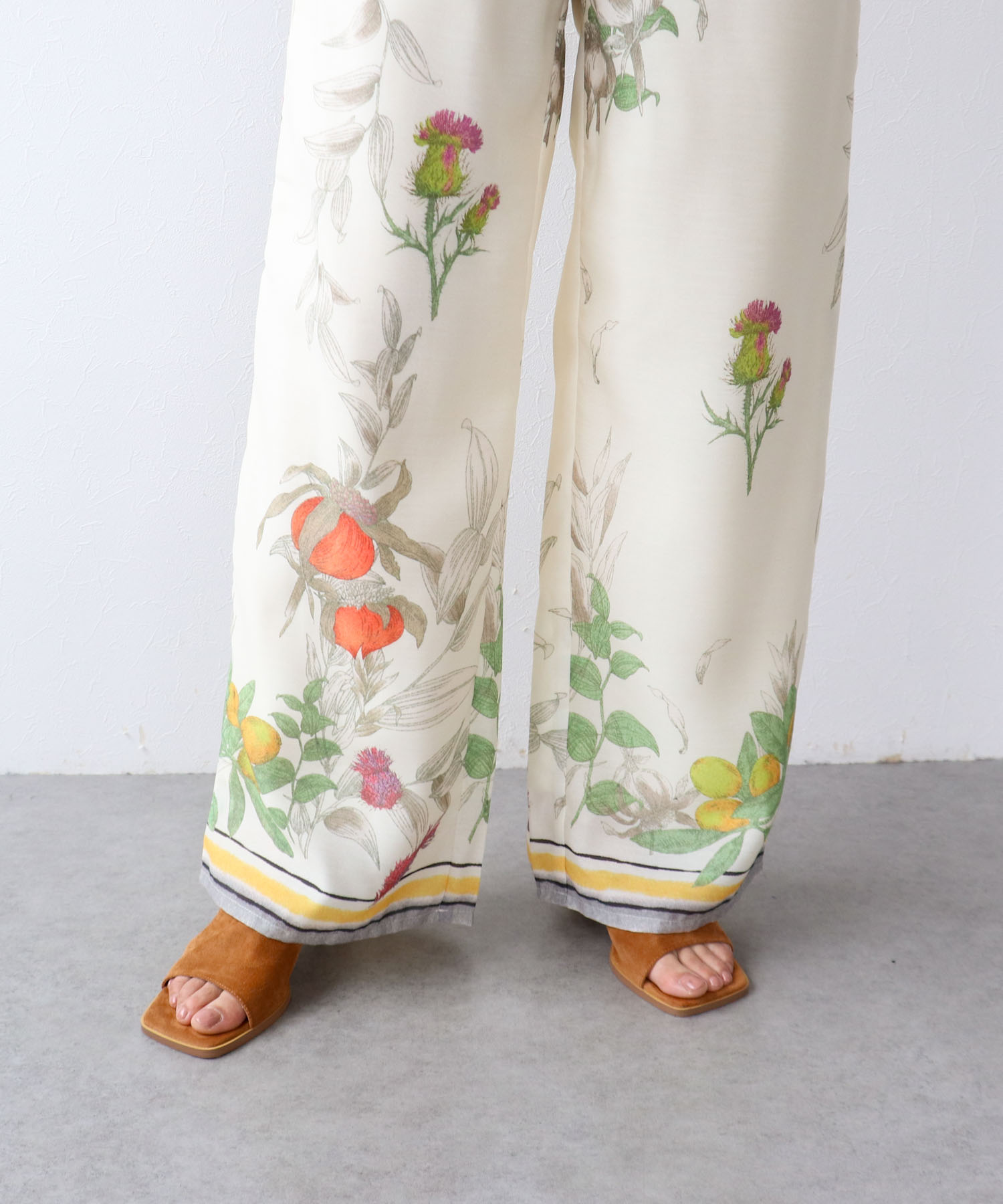 ≪4/16(木)予約開始≫ボタニカルプリントパンツ