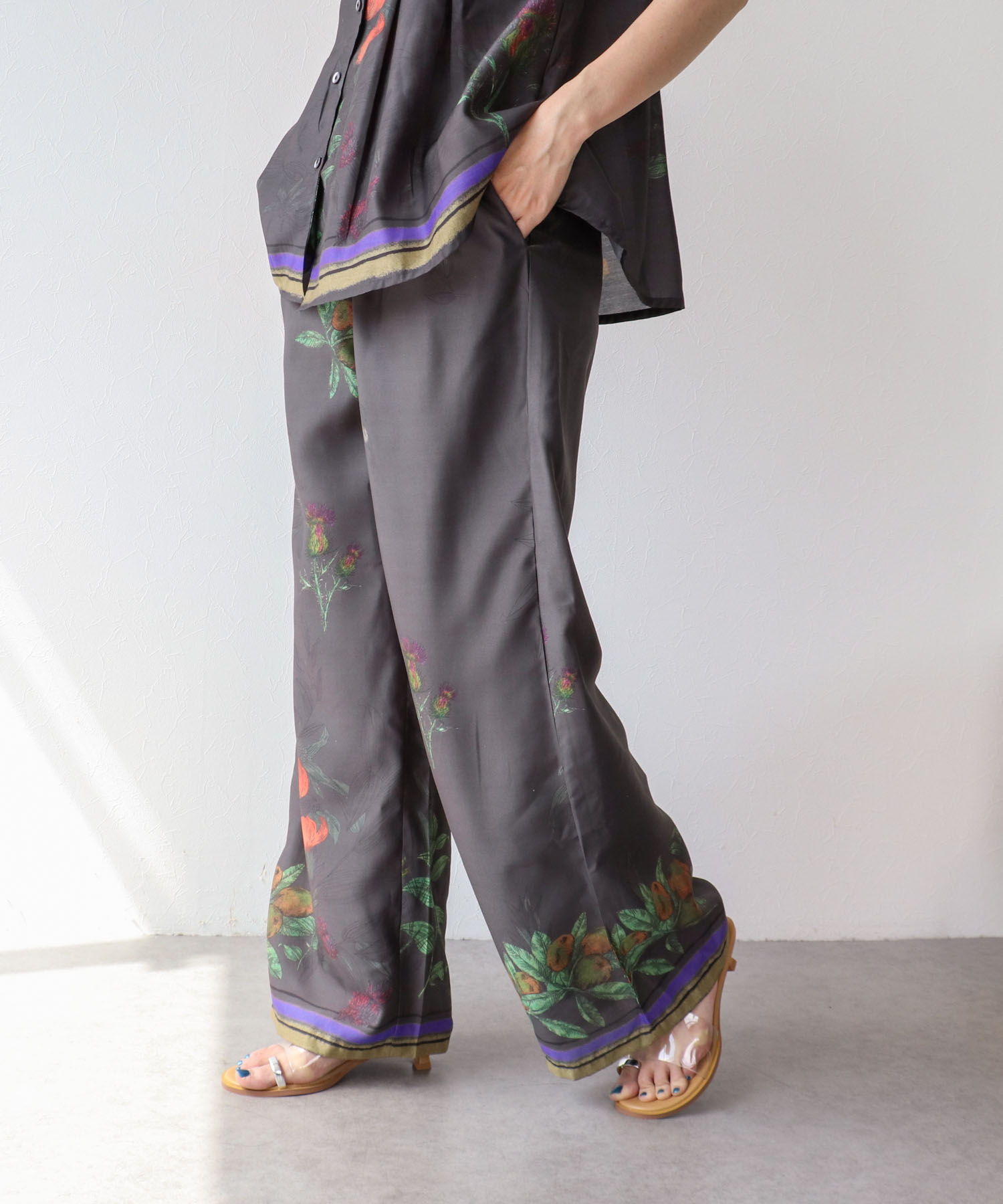 ≪4/16(木)予約開始≫ボタニカルプリントパンツ