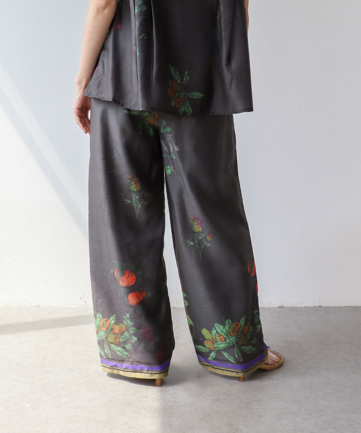 ≪4/16(木)予約開始≫ボタニカルプリントパンツ