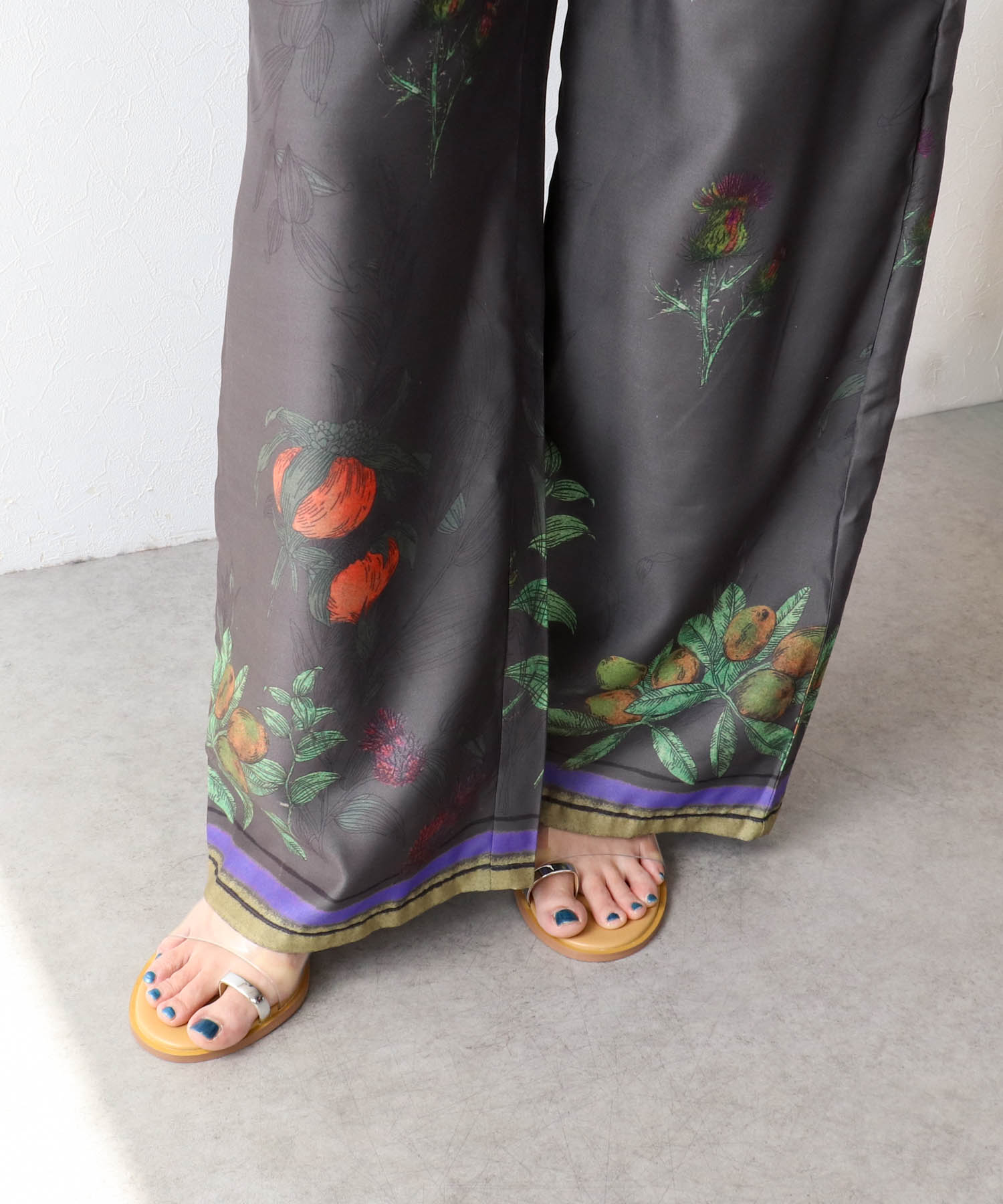 ≪4/16(木)予約開始≫ボタニカルプリントパンツ