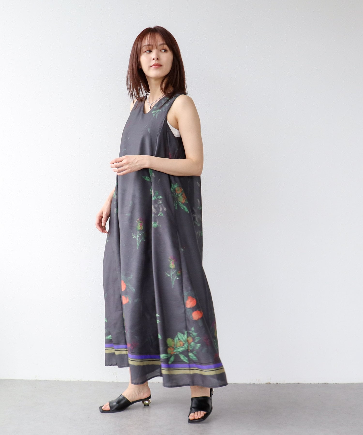 ボタニカルプリントワンピース