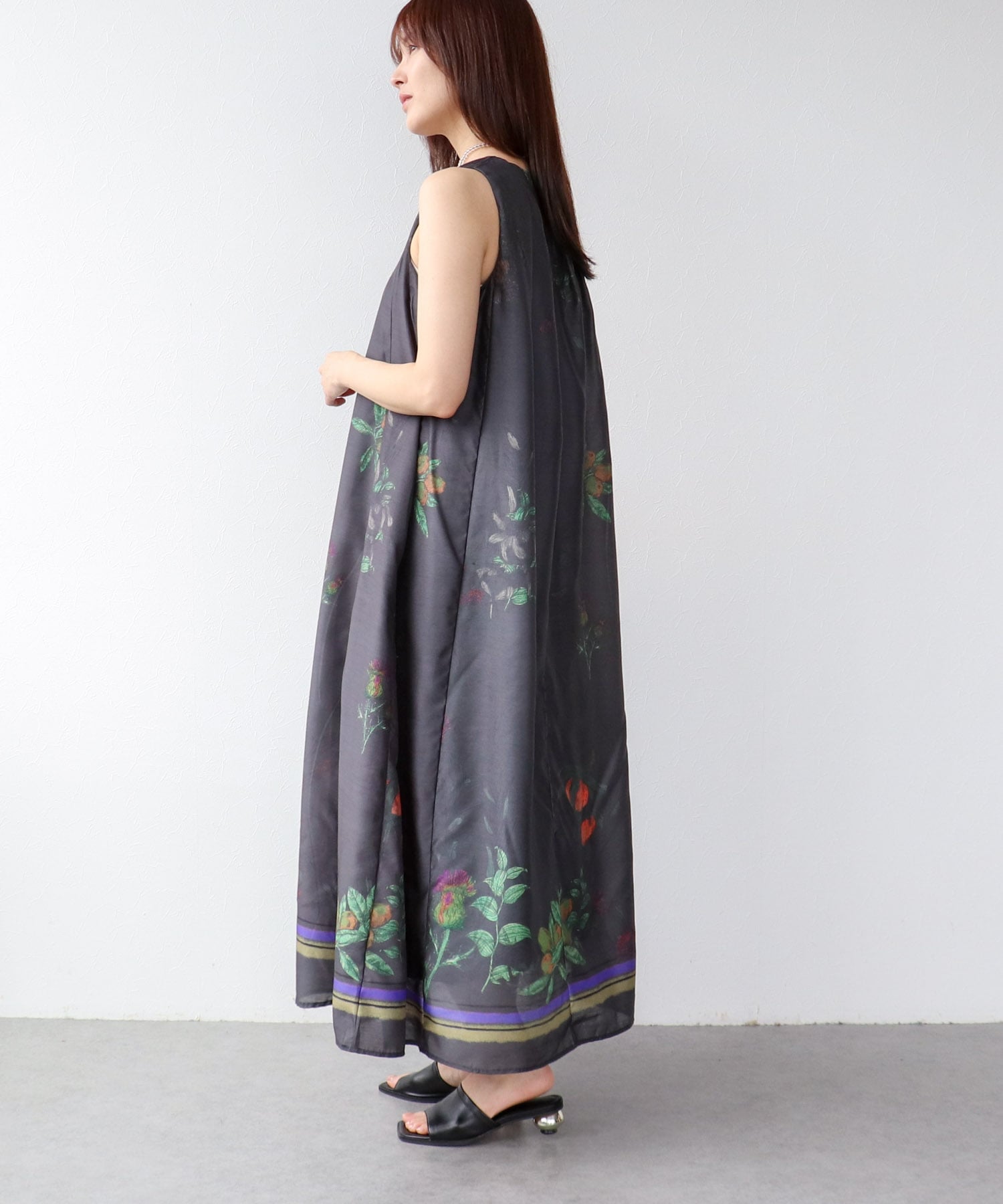 ボタニカルプリントワンピース