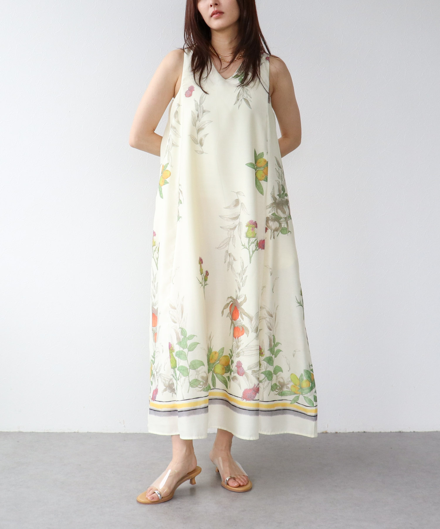 ボタニカルプリントワンピース
