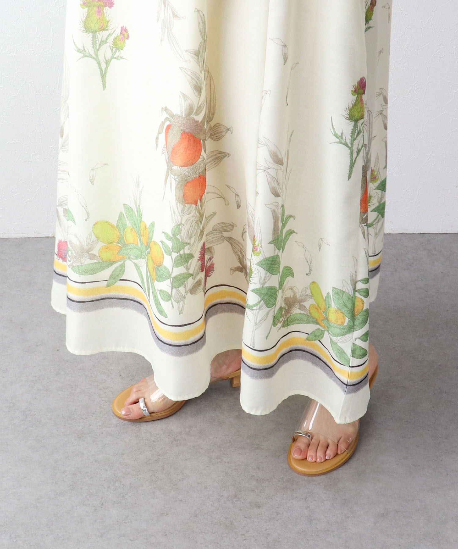 ボタニカルプリントワンピース