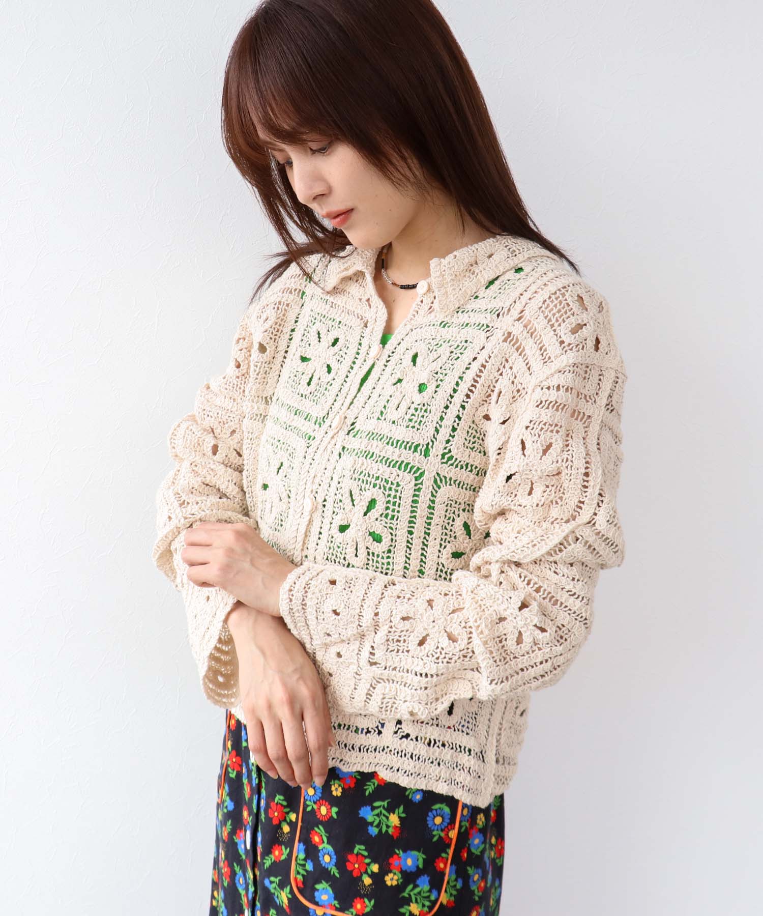 襟レース編み前開きプルオーバー
