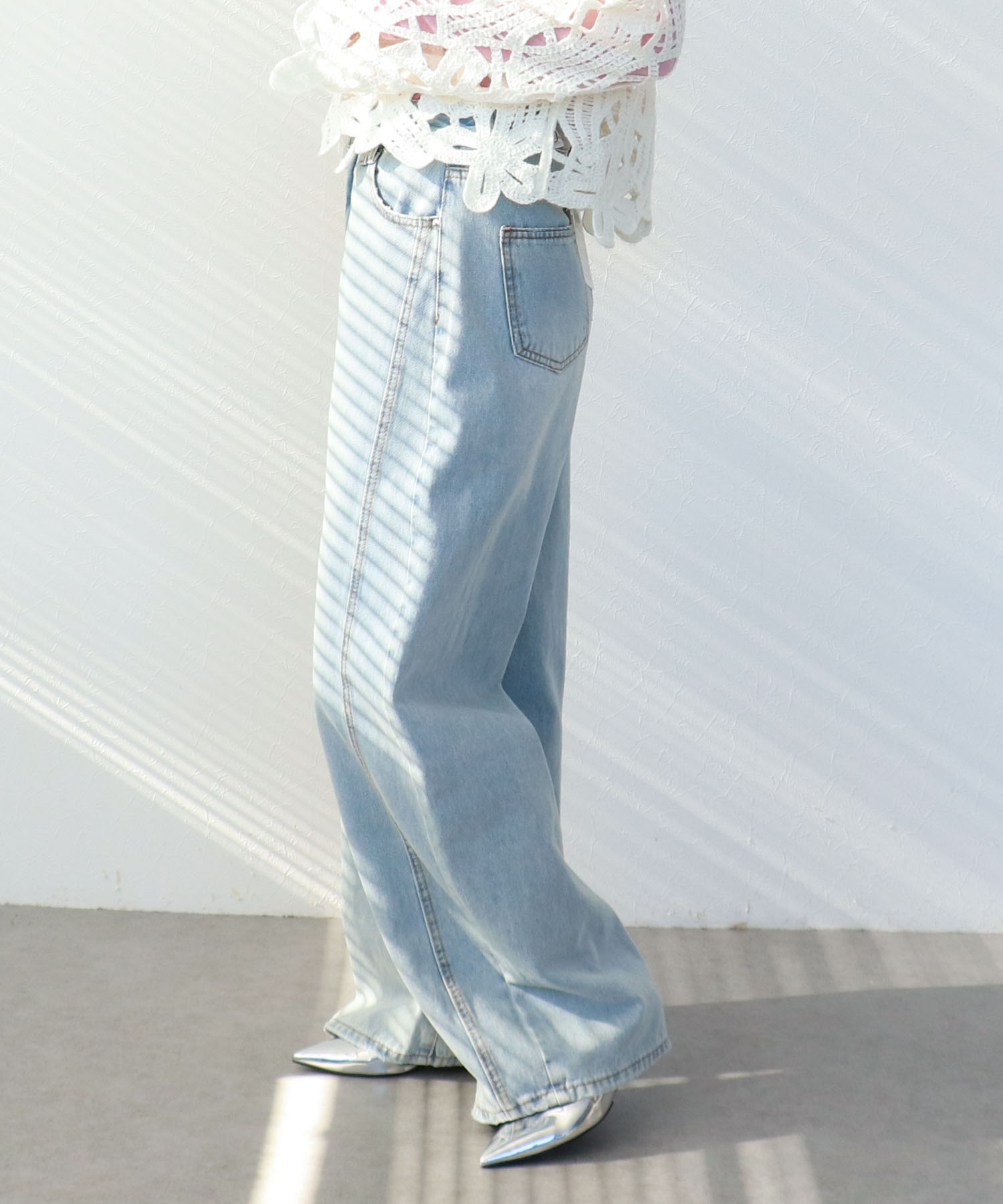 カーヴィーバレルパンツ