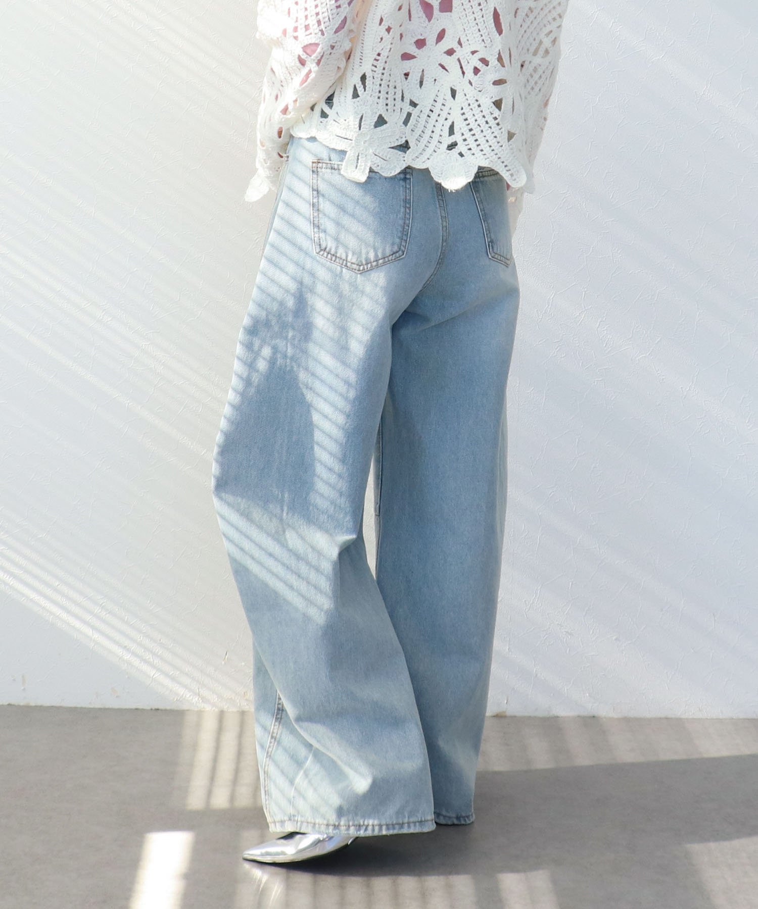 カーヴィーバレルパンツ