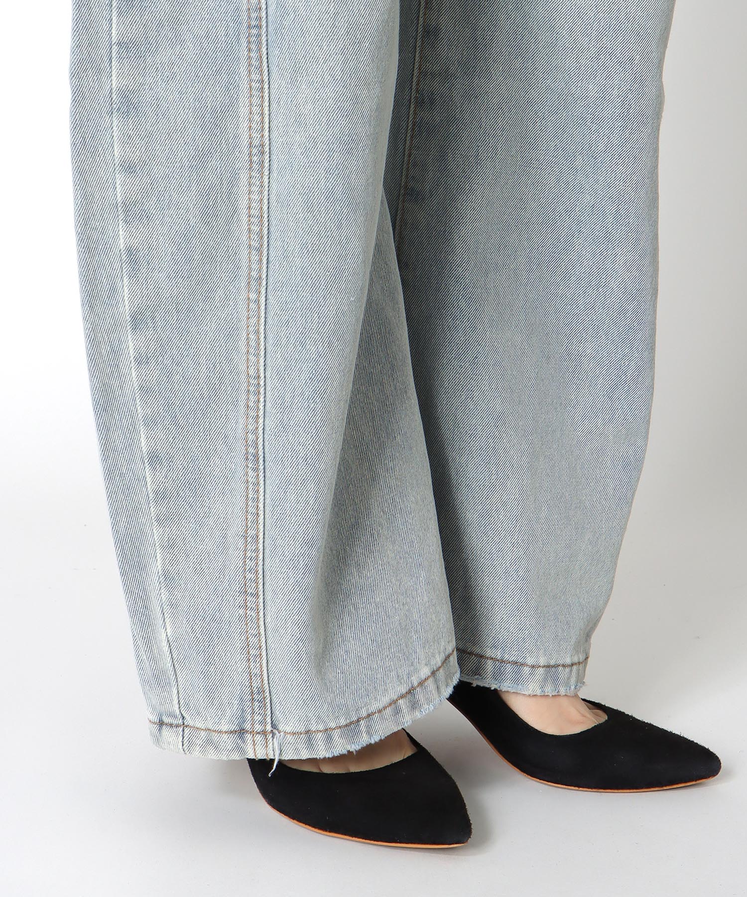 カーヴィーバレルパンツ