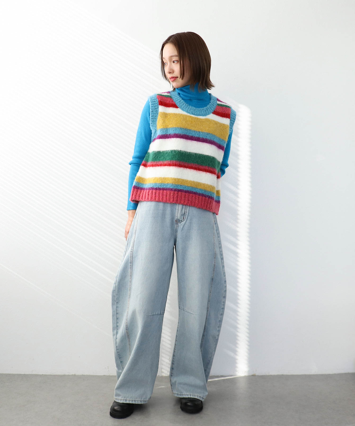 カーヴィーバレルパンツ