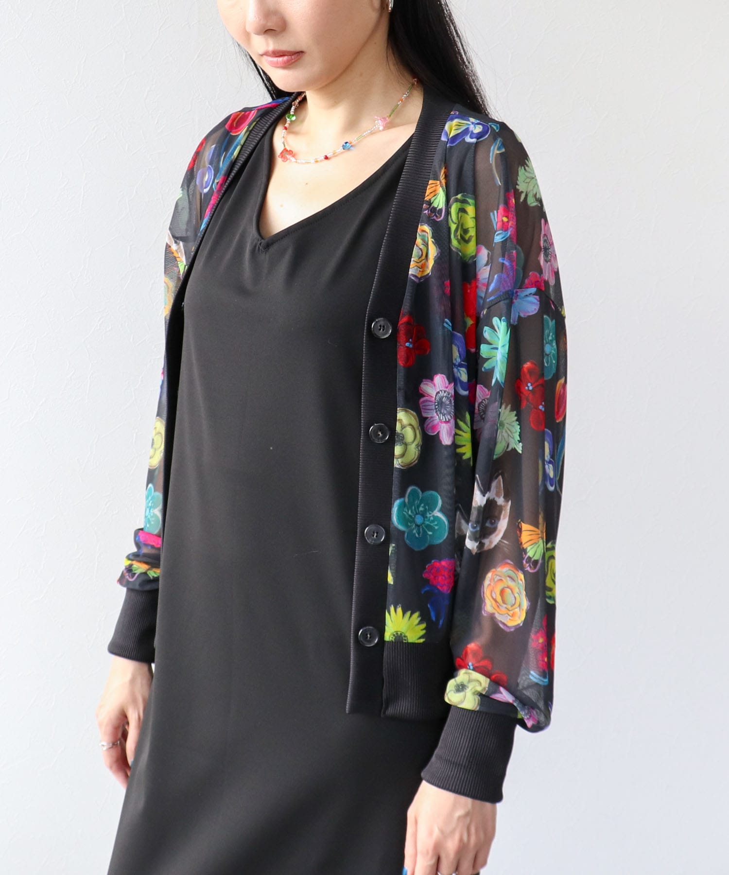 【バラ色の帽子コラボ】プリントシアーカーディガン