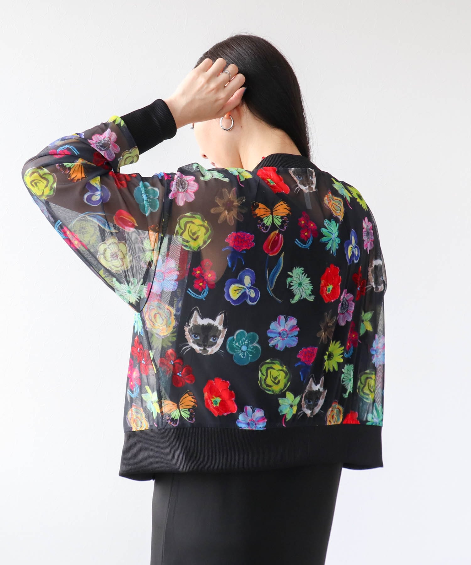 【バラ色の帽子コラボ】プリントシアーカーディガン