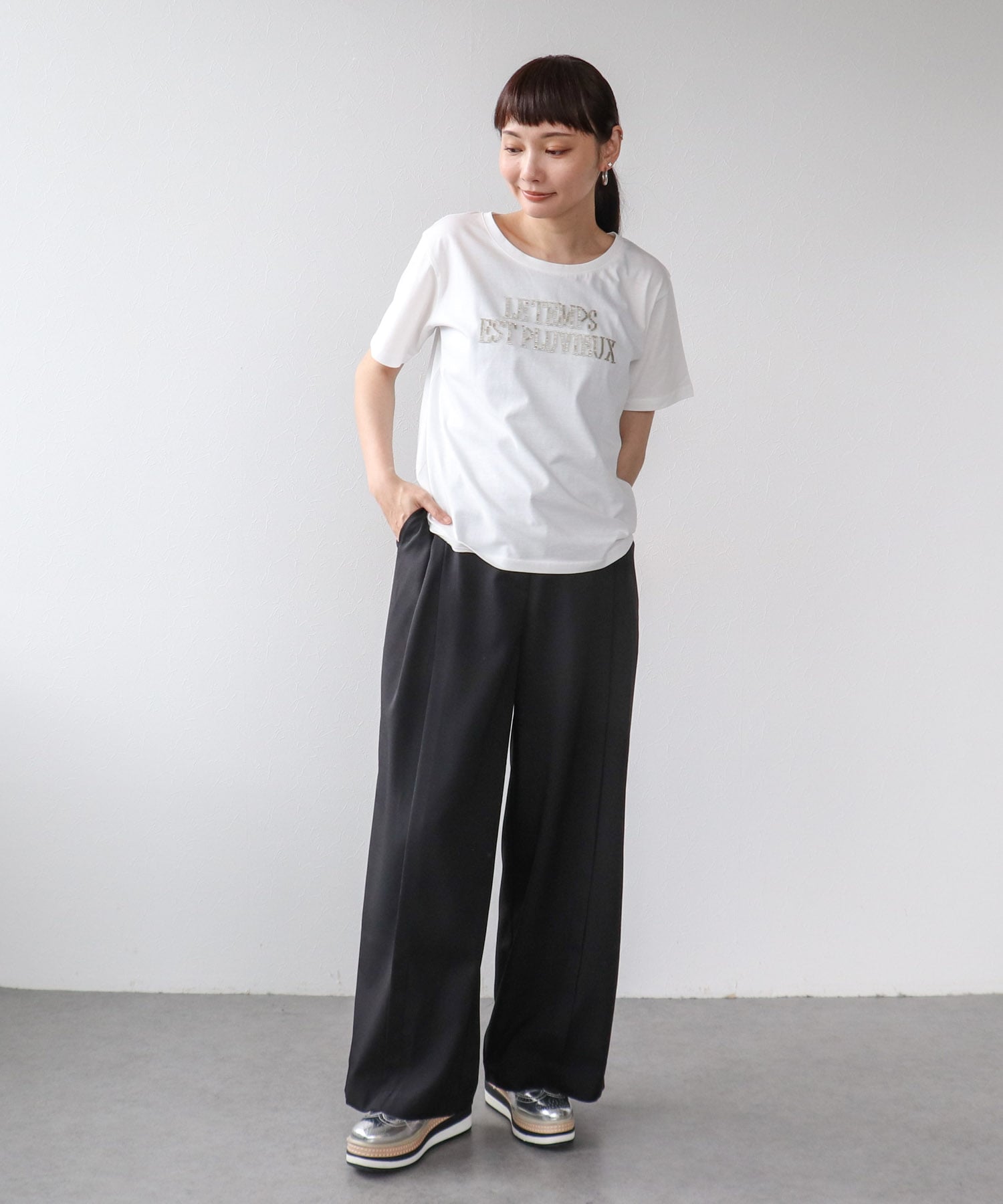タックワイドパンツ