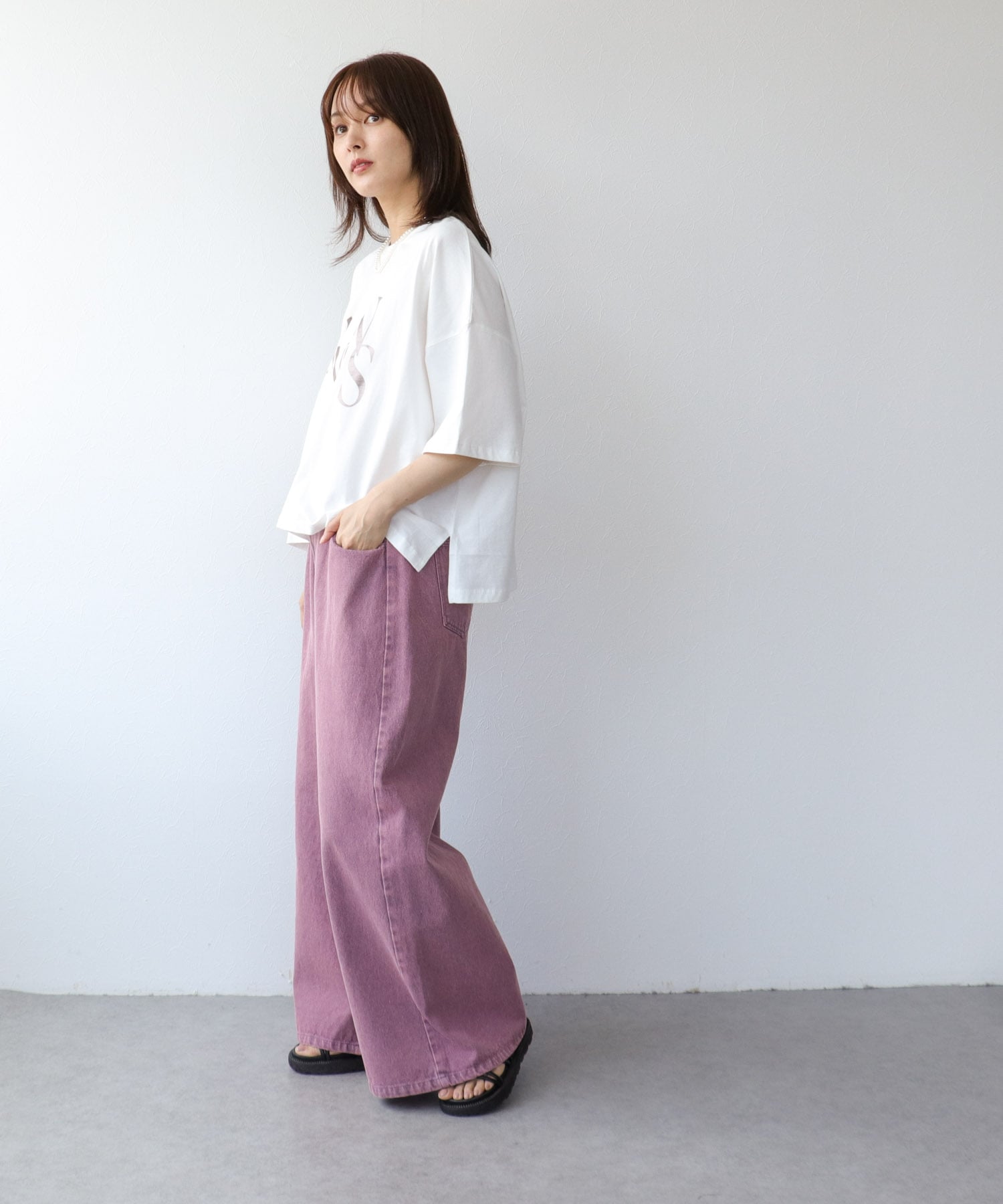 ワイドシルエット箔ロゴTシャツ