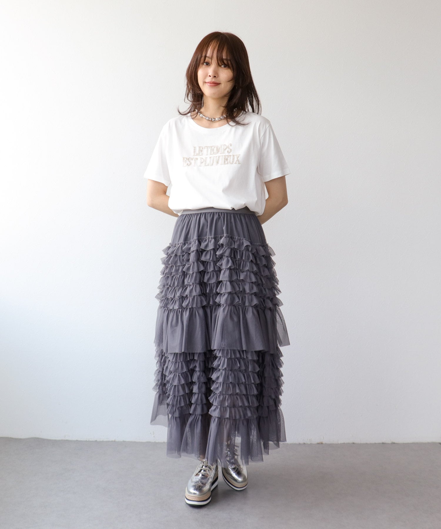 ビーズロゴ刺繍プルオーバー