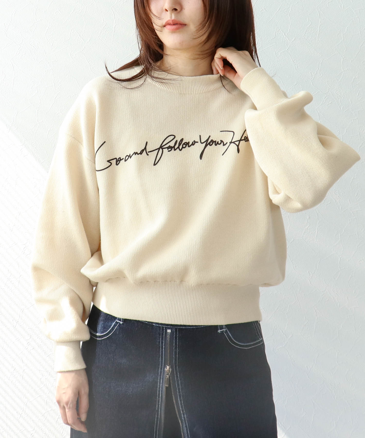 スエットライククルーロゴプルオーバー