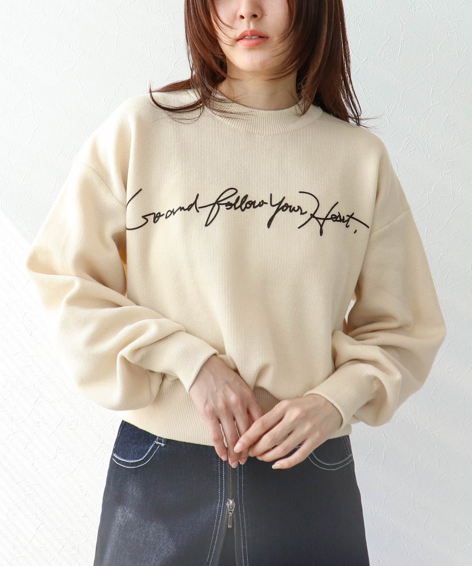 スエットライククルーロゴプルオーバー