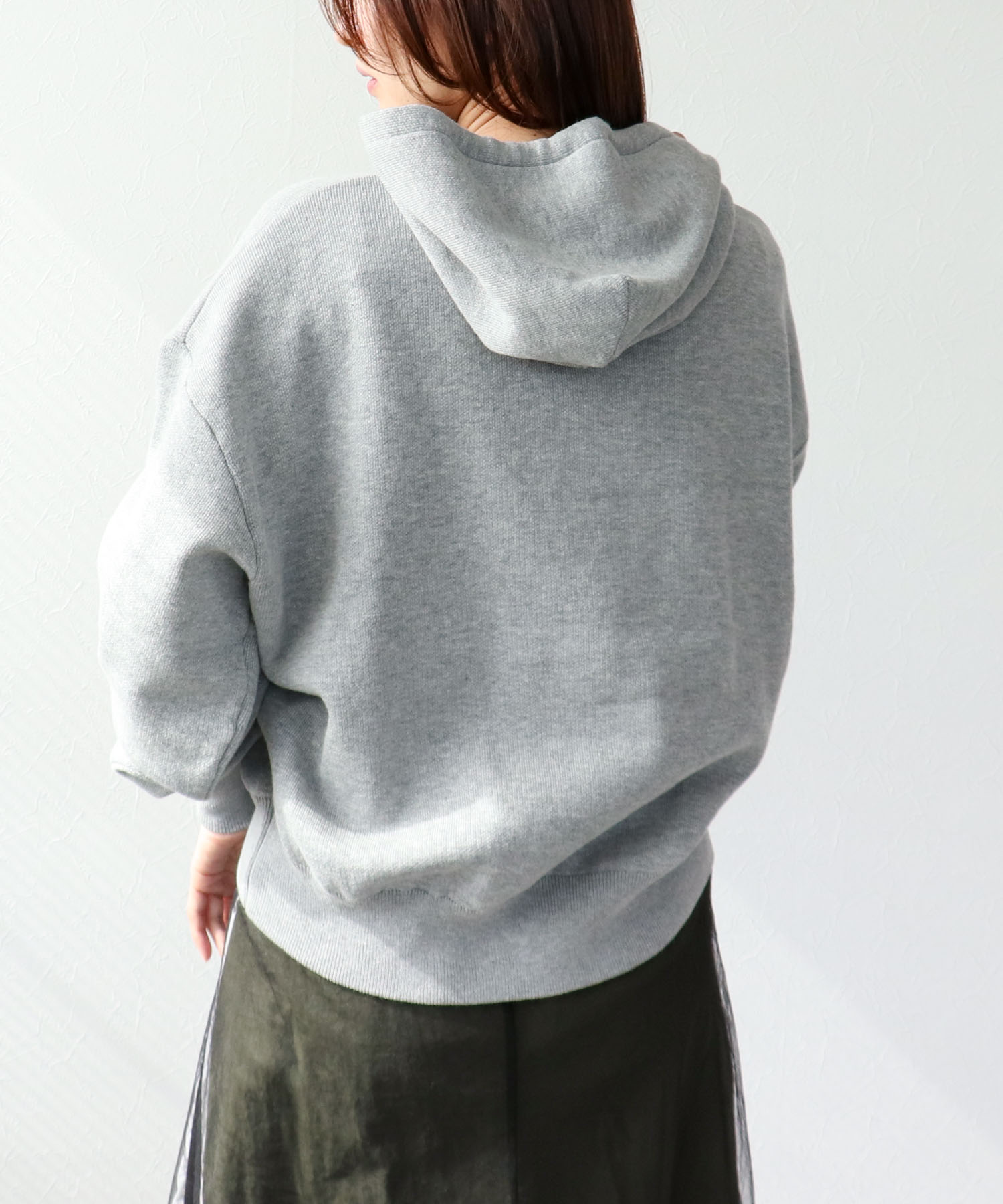 スエットライク刺繍ロゴパーカー