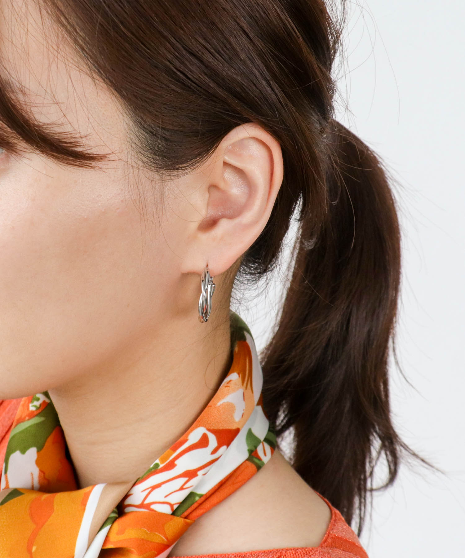 ステンレス】スクリューフープピアス | AND ON JIONE STORE