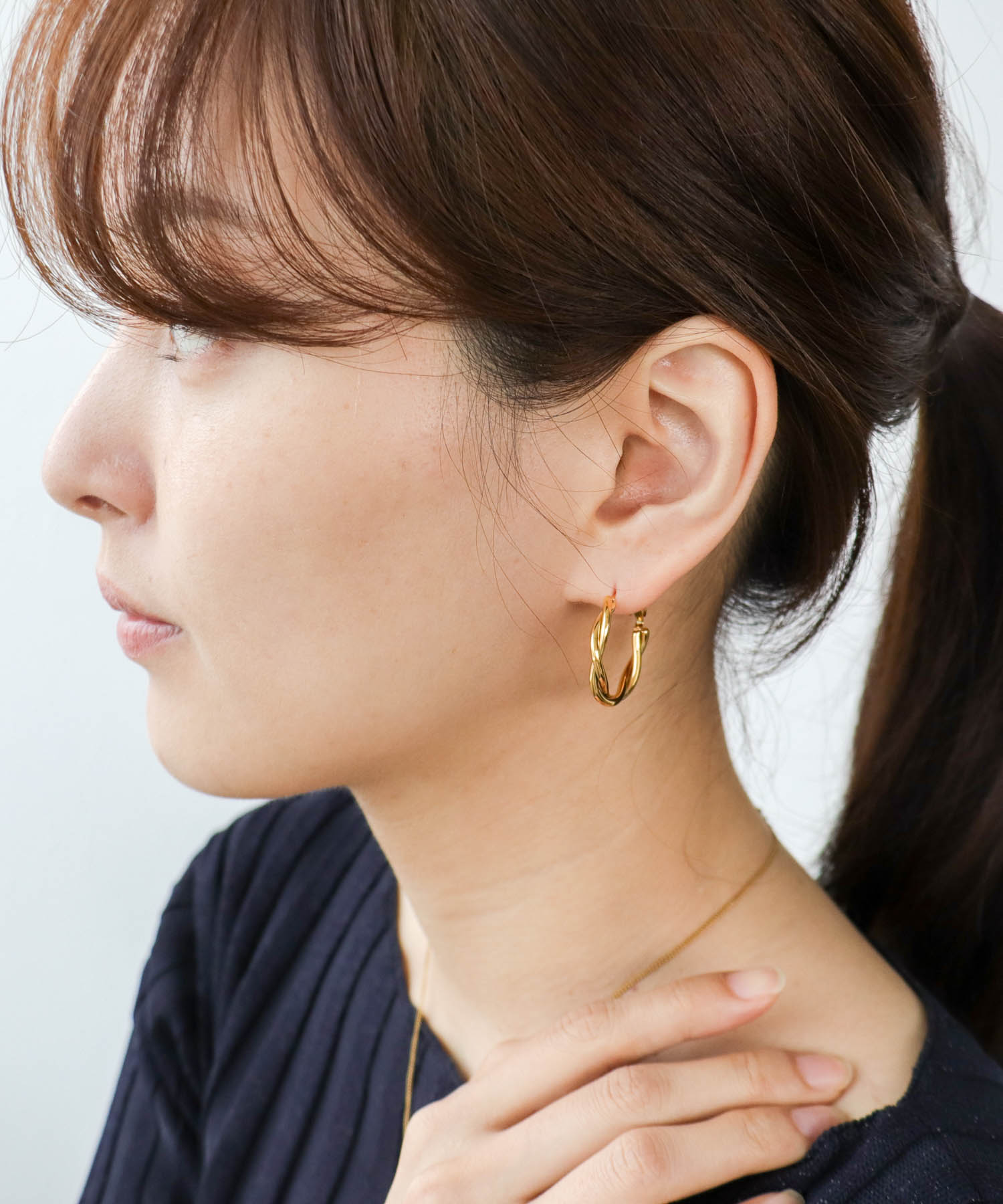 ステンレス】スクリューフープピアス | AND ON JIONE STORE