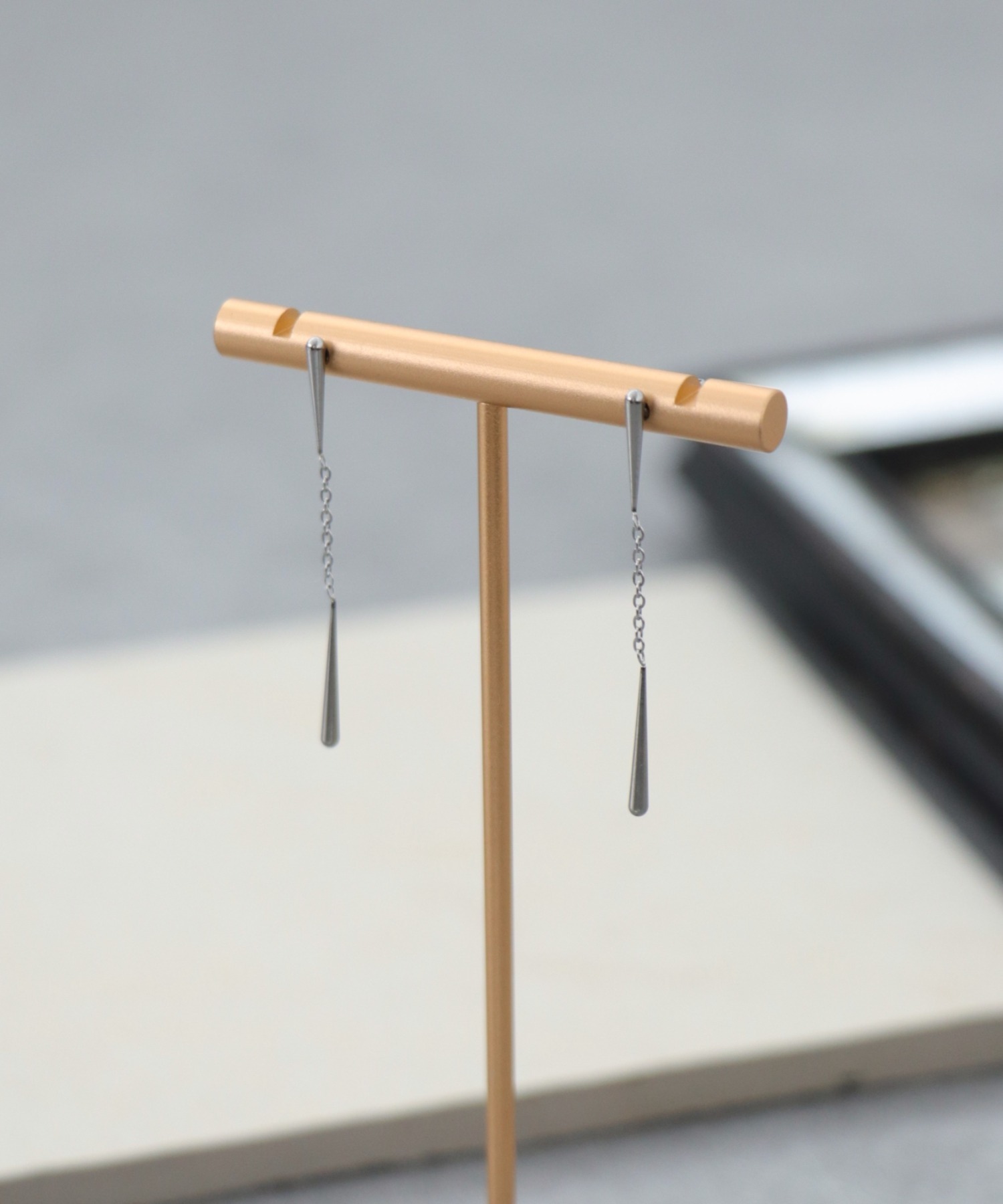【ステンレス】スリムドロップピアス