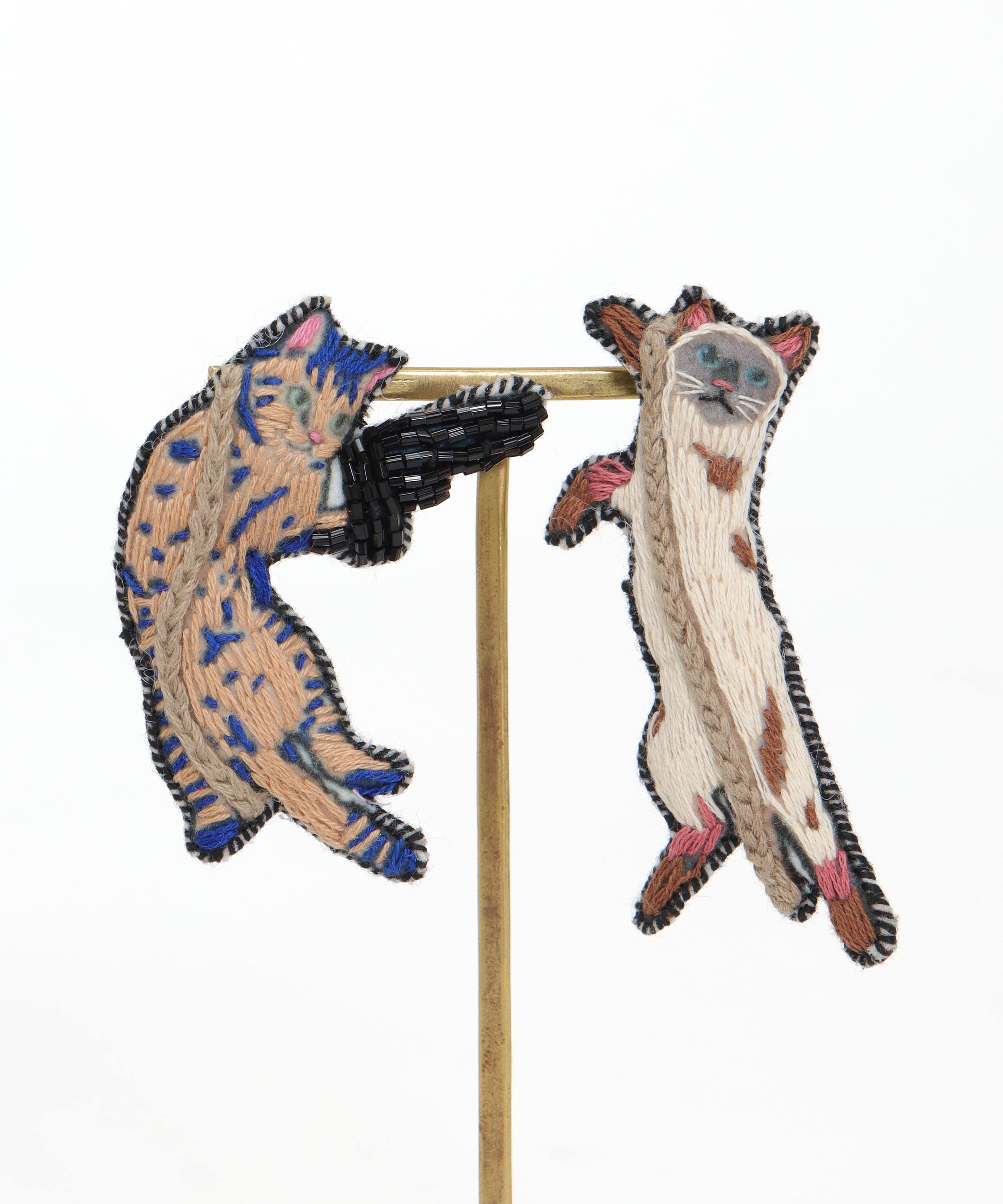 ＜一部店舗・WEB限定＞【tamaoworld×Three Four Time】 Cat Earring pin