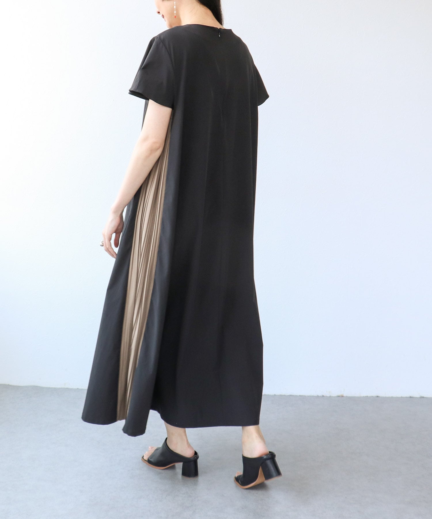 《接触冷感》脇プリーツワンピース