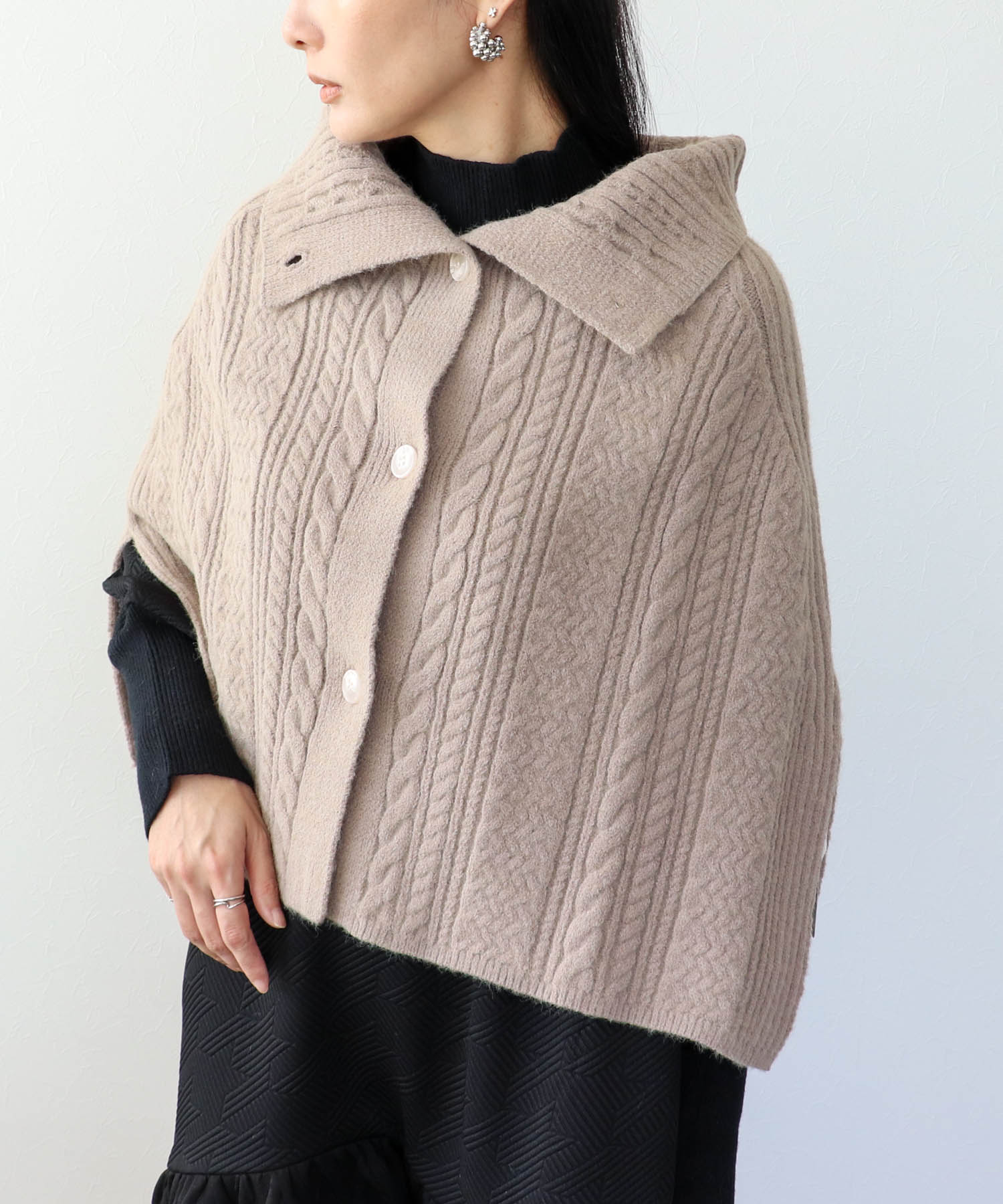 ケーブル編みポンチョ オリジナル | AND ON JIONE STORE（アンドオン