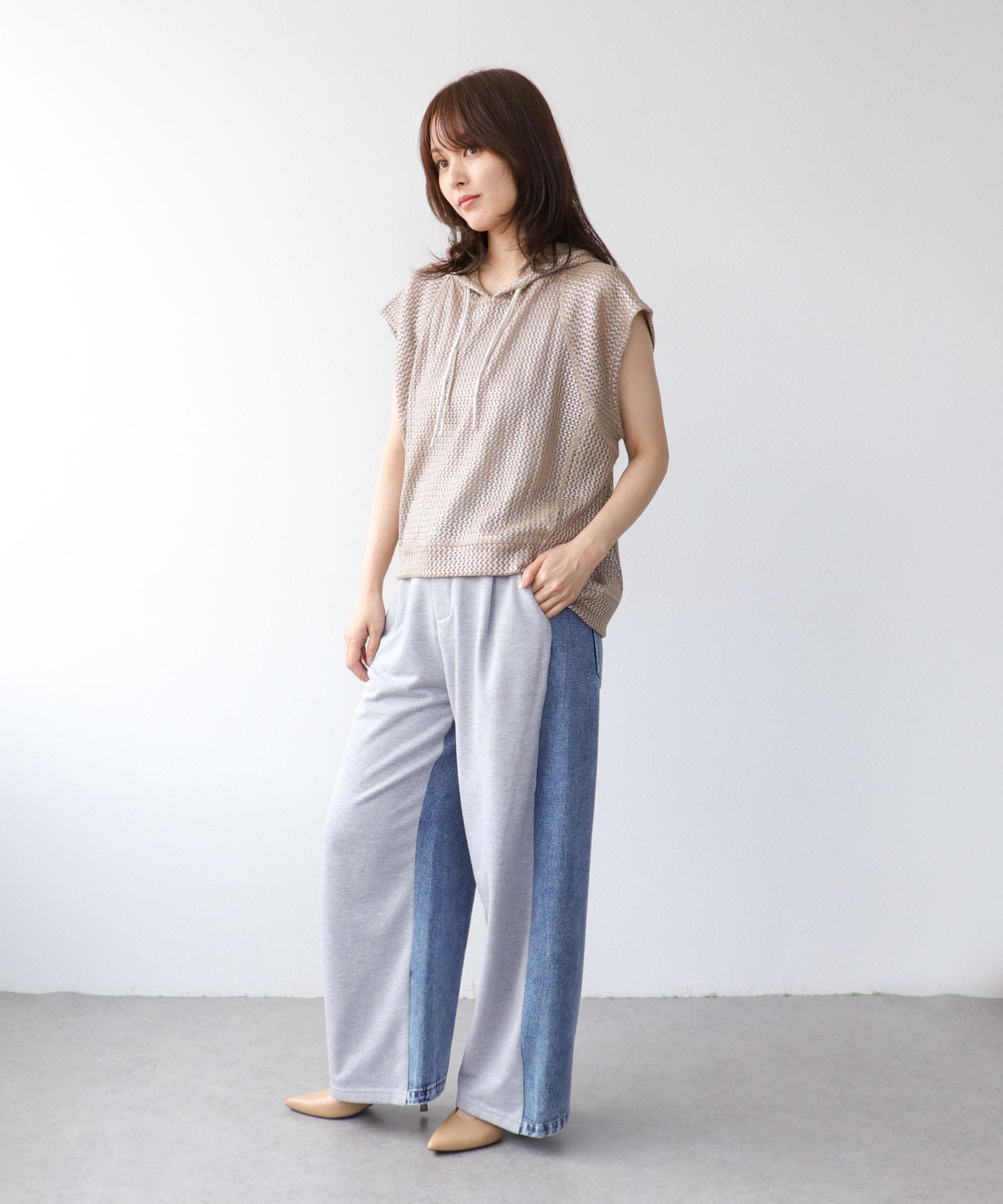 デニム×スエットパンツ