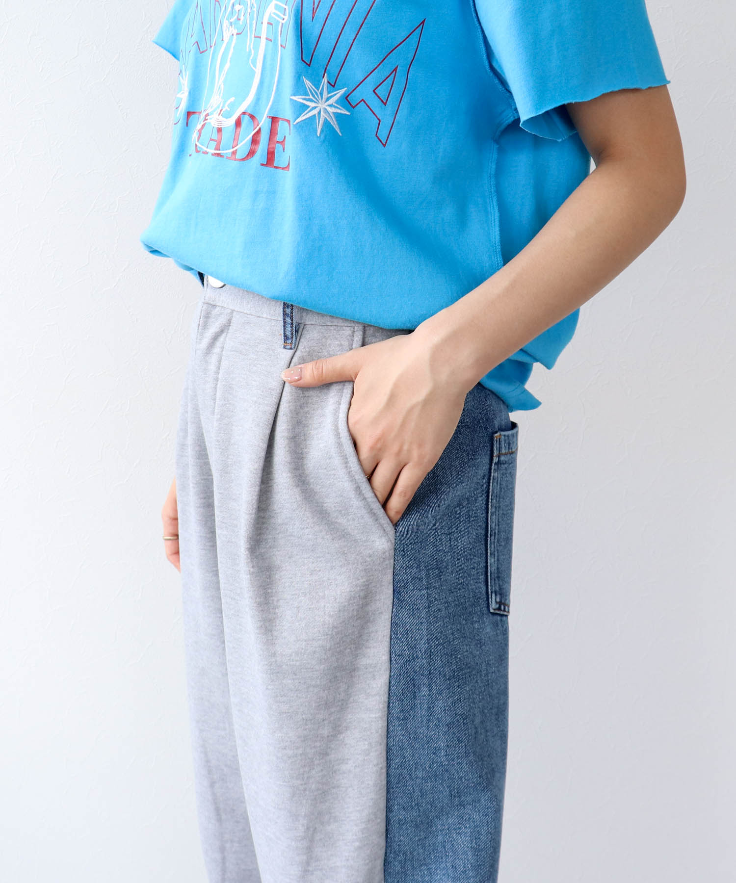 デニム×スエットパンツ