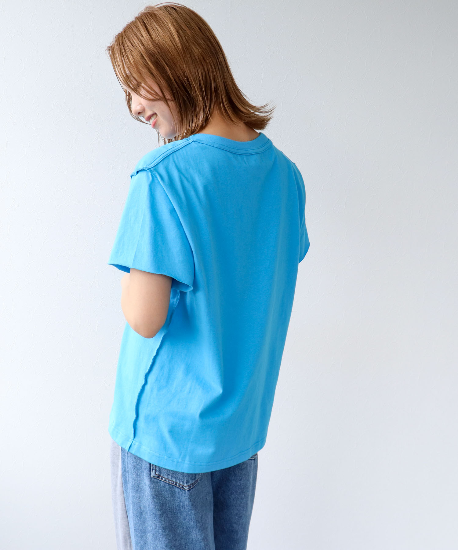 ウマ刺繍カレッジプリントTシャツ