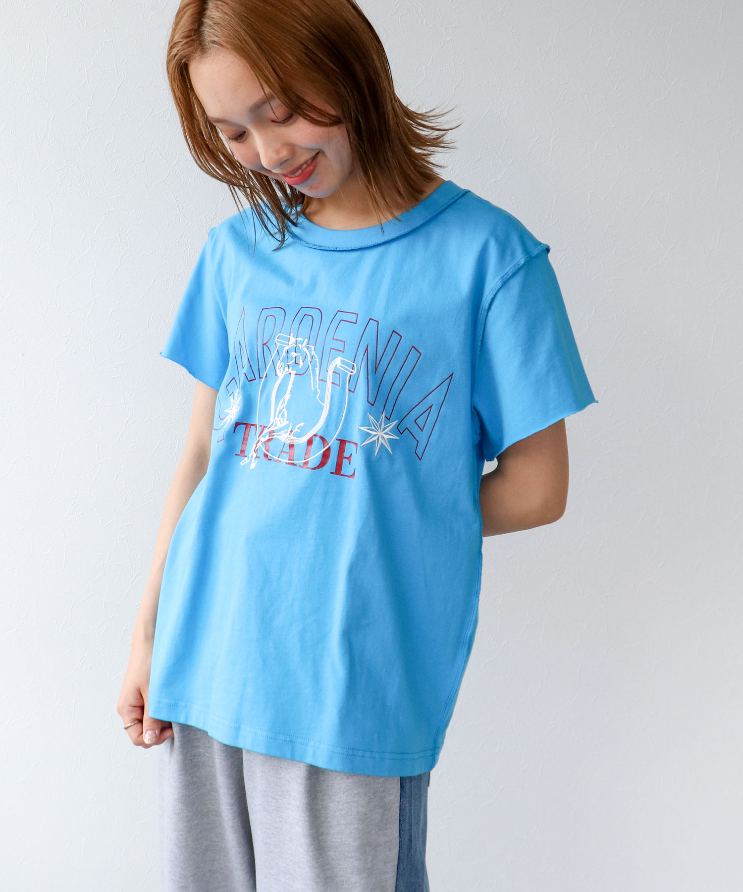 ウマ刺繍カレッジプリントTシャツ