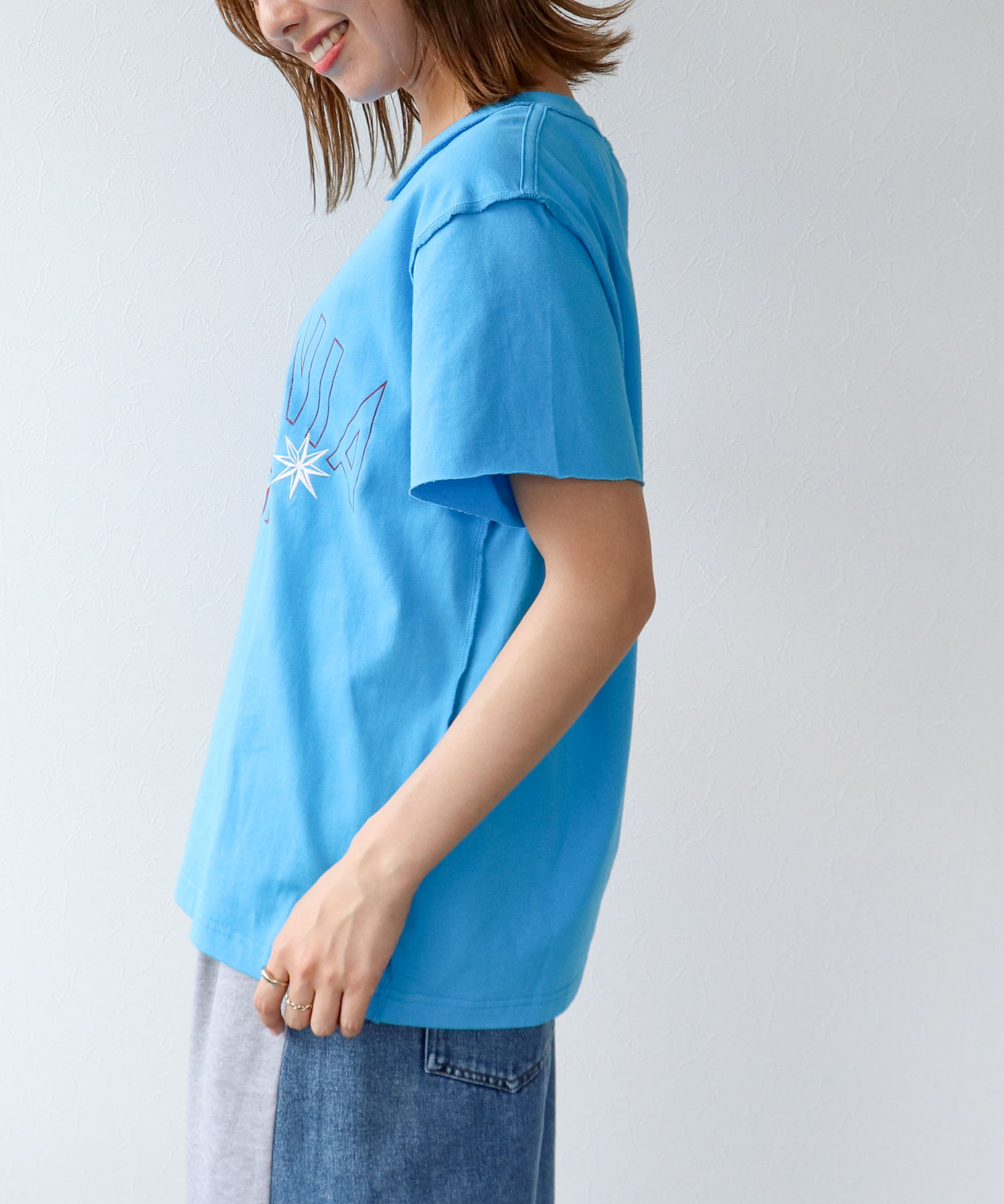 ウマ刺繍カレッジプリントTシャツ