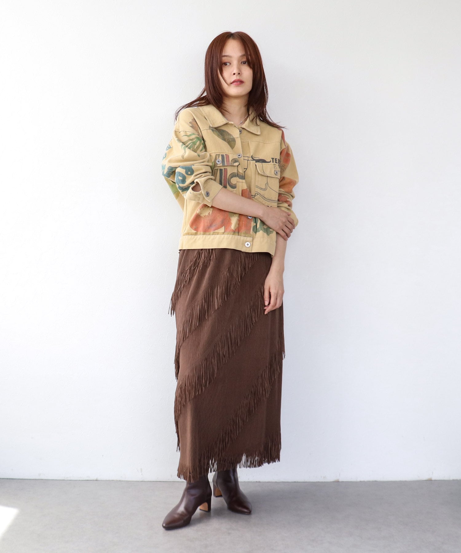 スラッシュラインフリンジスカート