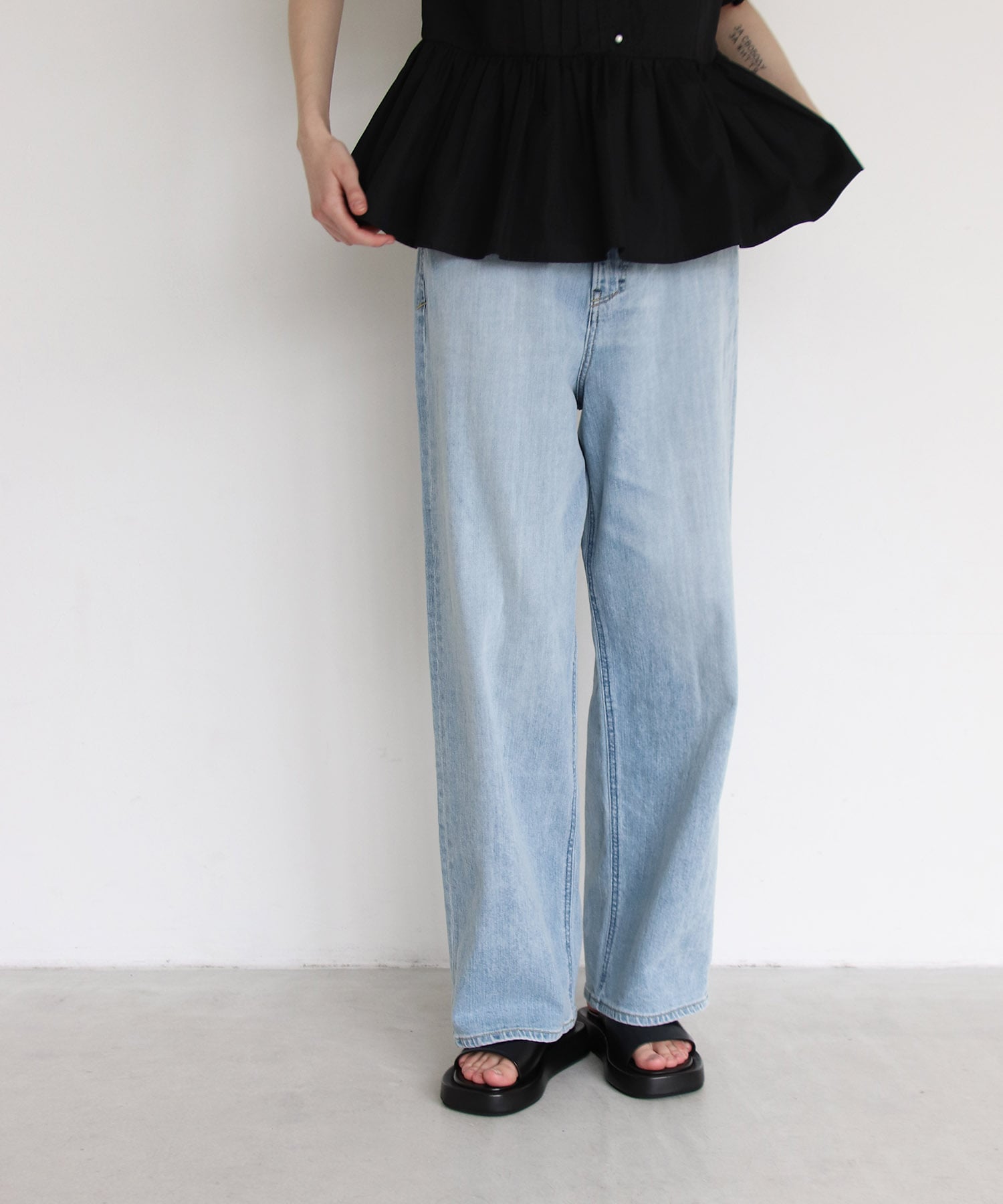 YANUK＞JOAN（loose straight） | AND ON JIONE STORE（アンドオン