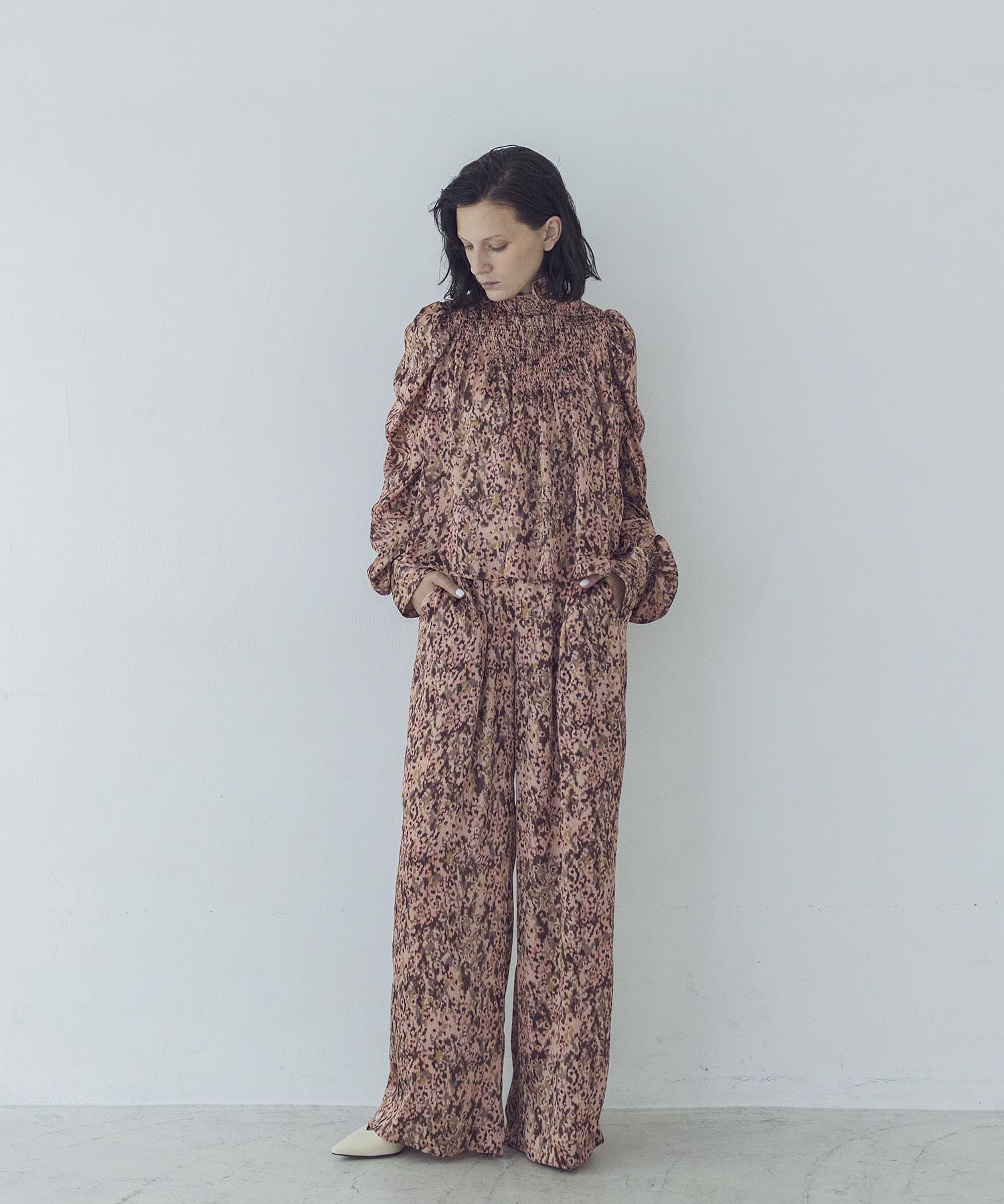 ＜VENIT＞sensitive flowers print blouse