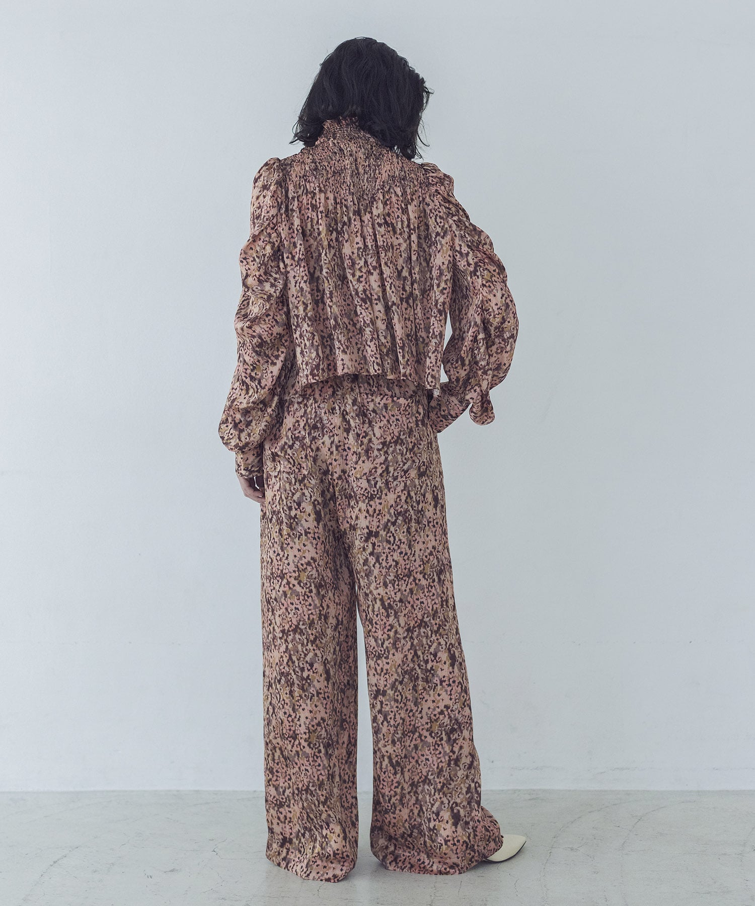 ＜VENIT＞sensitive flowers print blouse