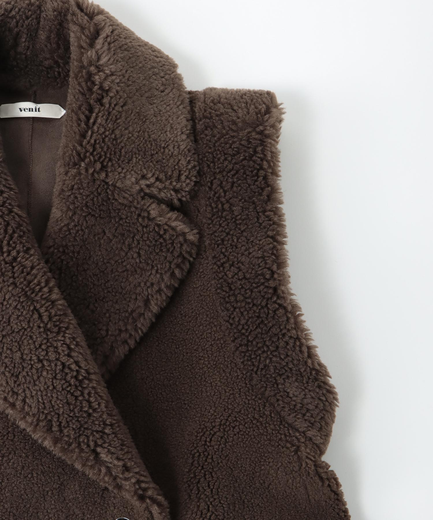 ＜VENIT ＞wool polyester boa gilet