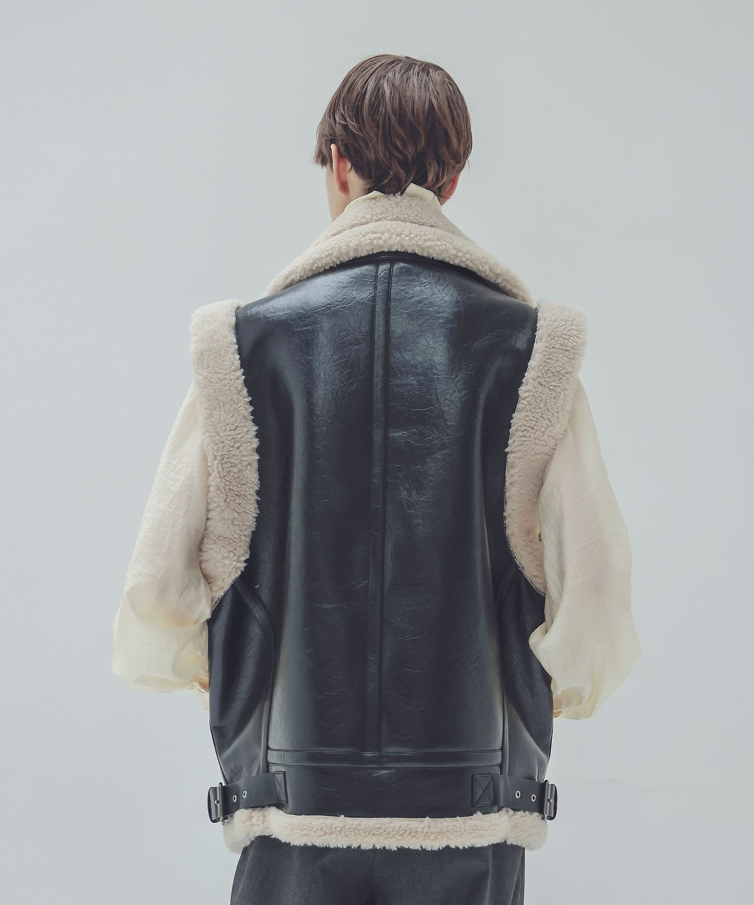 ＜VENIT ＞eco mouton vest