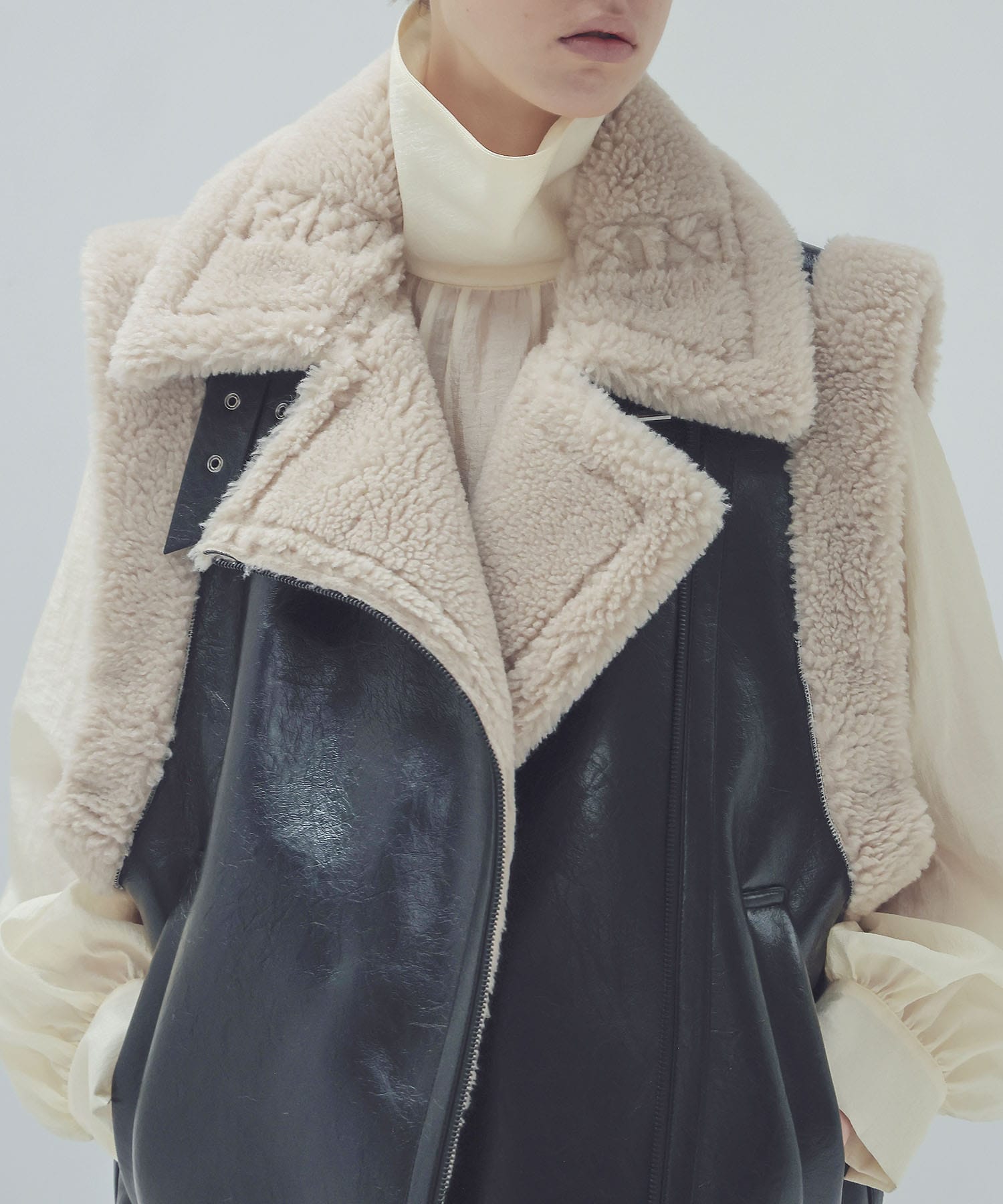 ＜VENIT ＞eco mouton vest