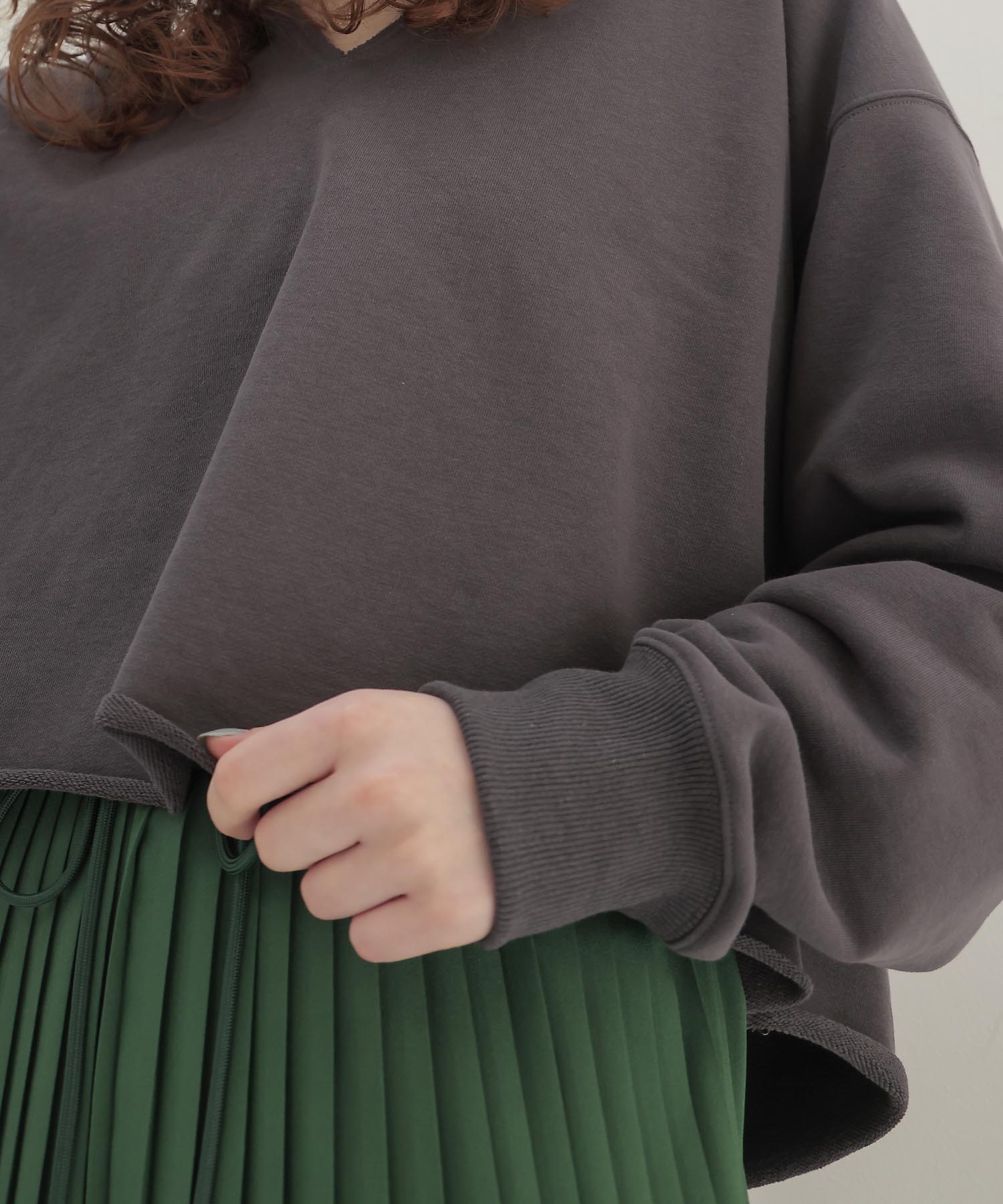 ＜Sugar Rose＞cut off vneck sweat pull