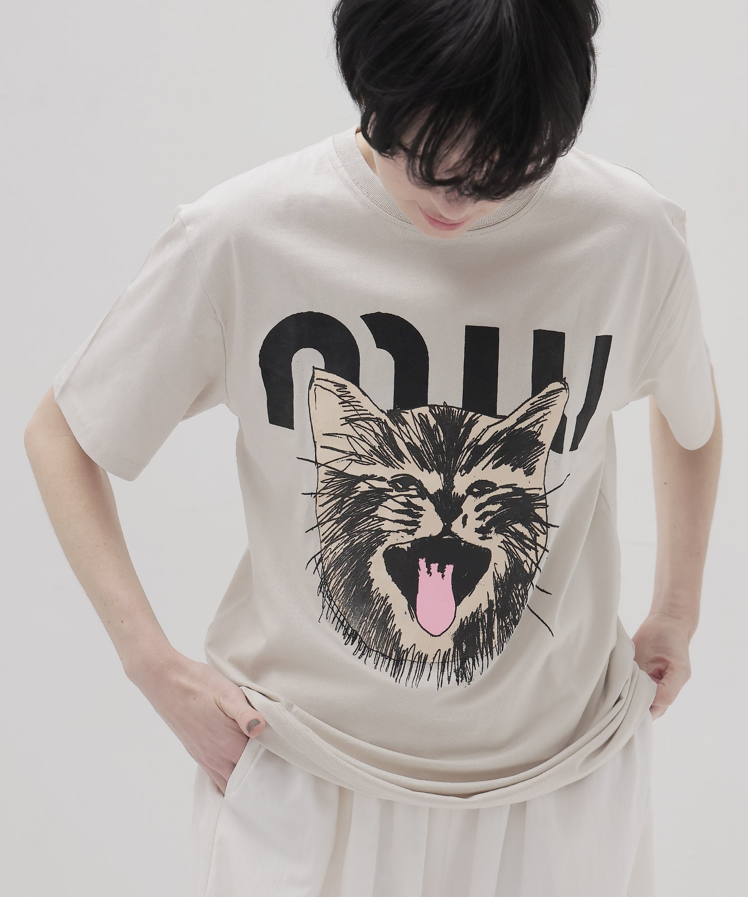 ＜BLACK SCORE＞MIU CAT BIG tee
