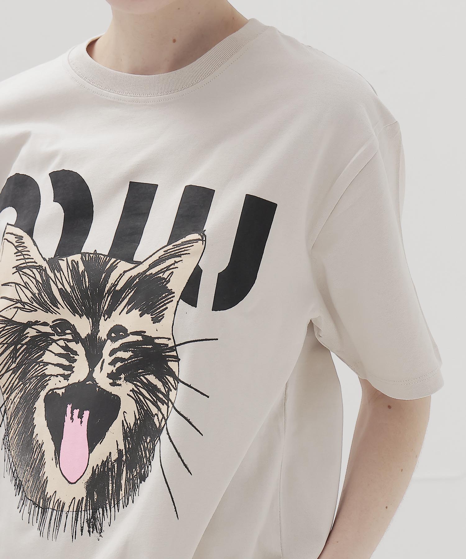 ＜BLACK SCORE＞MIU CAT BIG tee
