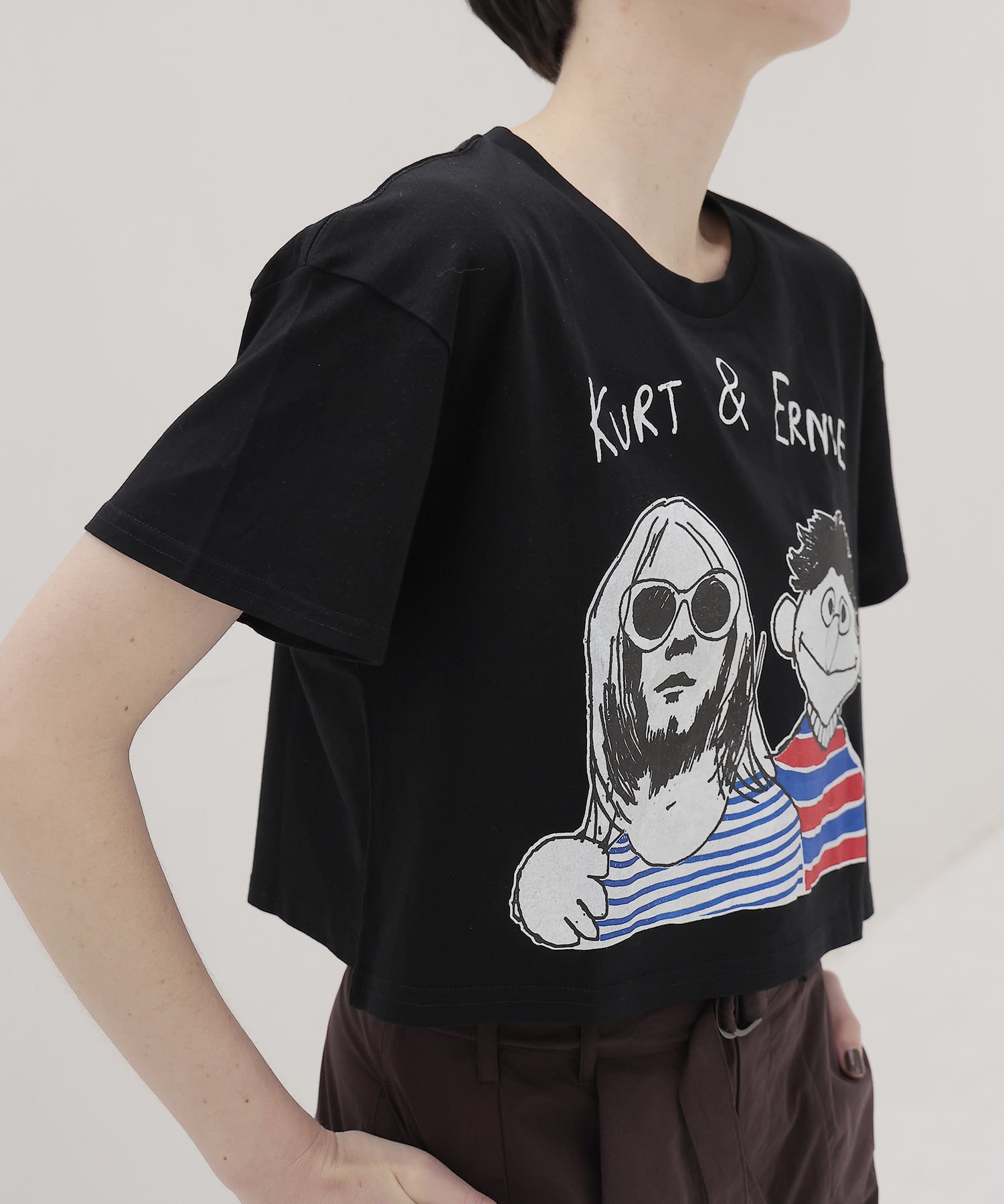 ＜BLACK SCORE＞KURT EMIE midriff tee