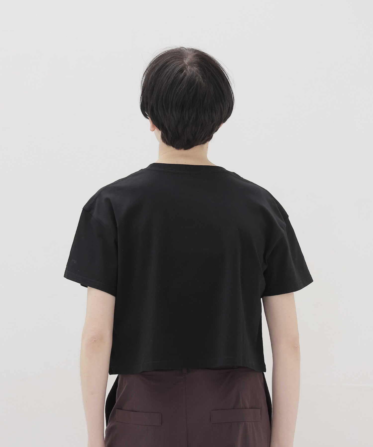＜BLACK SCORE＞KURT EMIE midriff tee