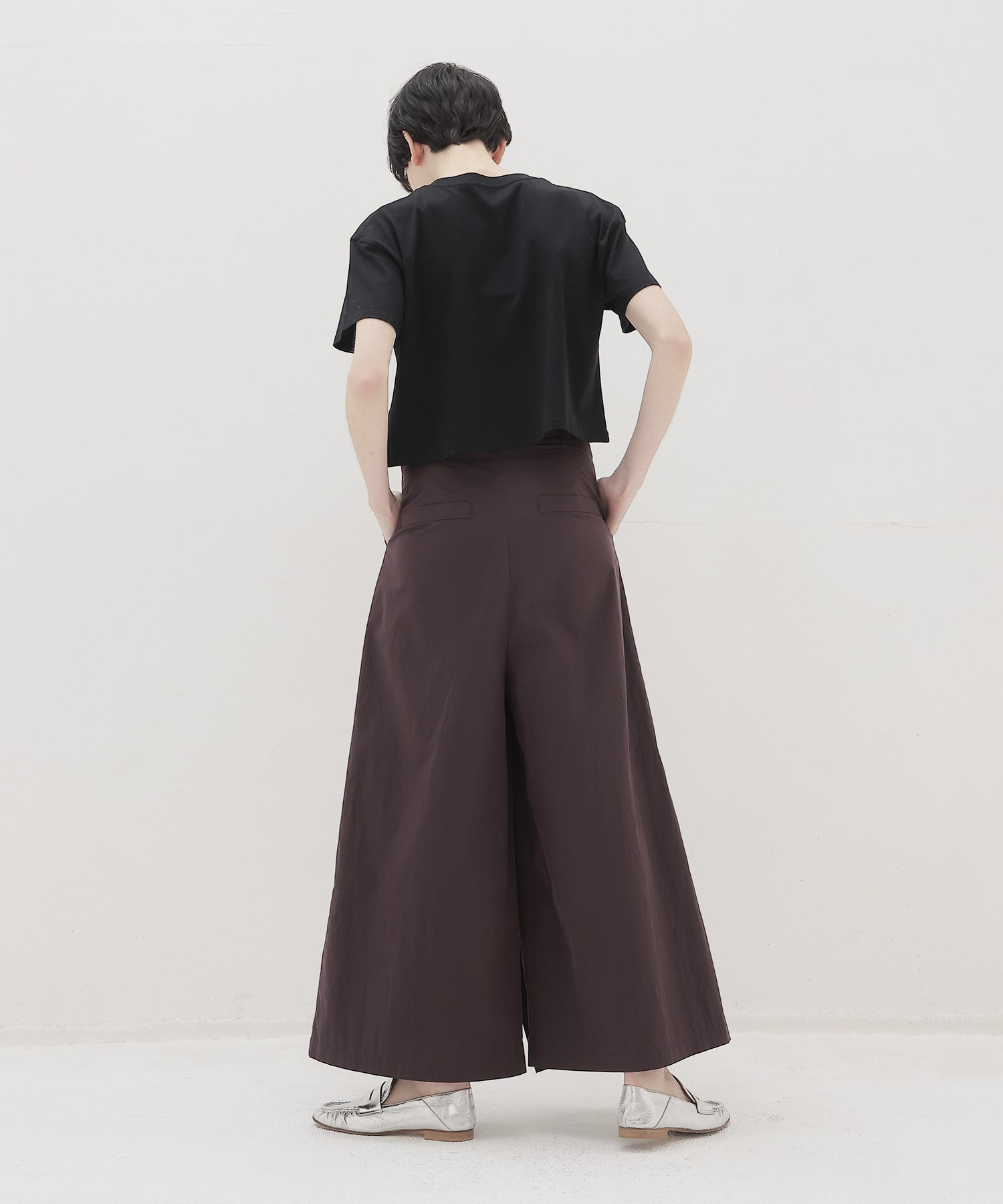 ＜BLACK SCORE＞KURT EMIE midriff tee