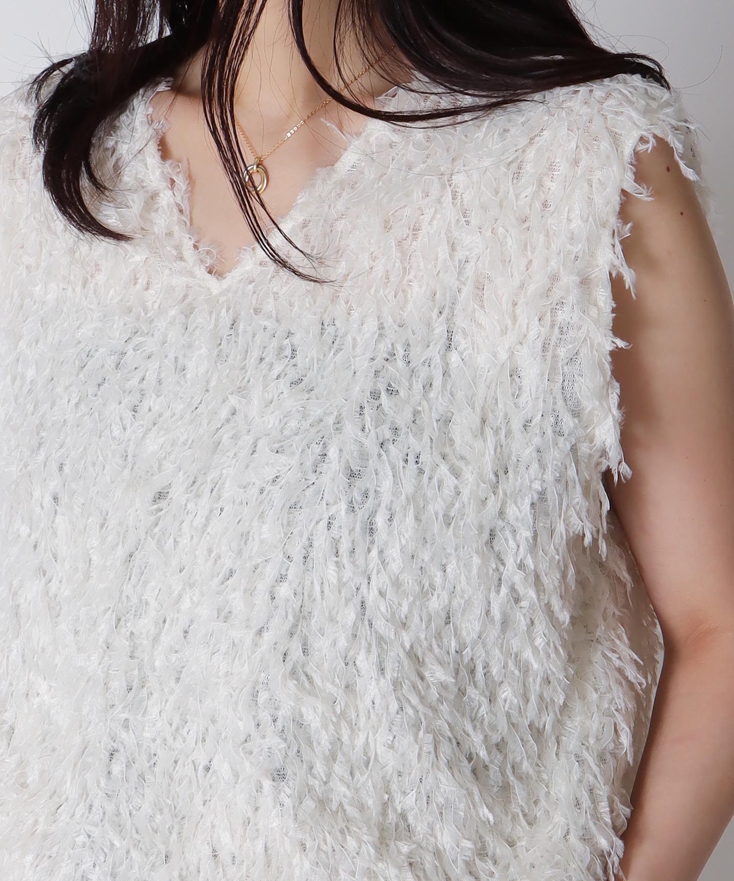 ＜B7＞feather sleeveless pull
