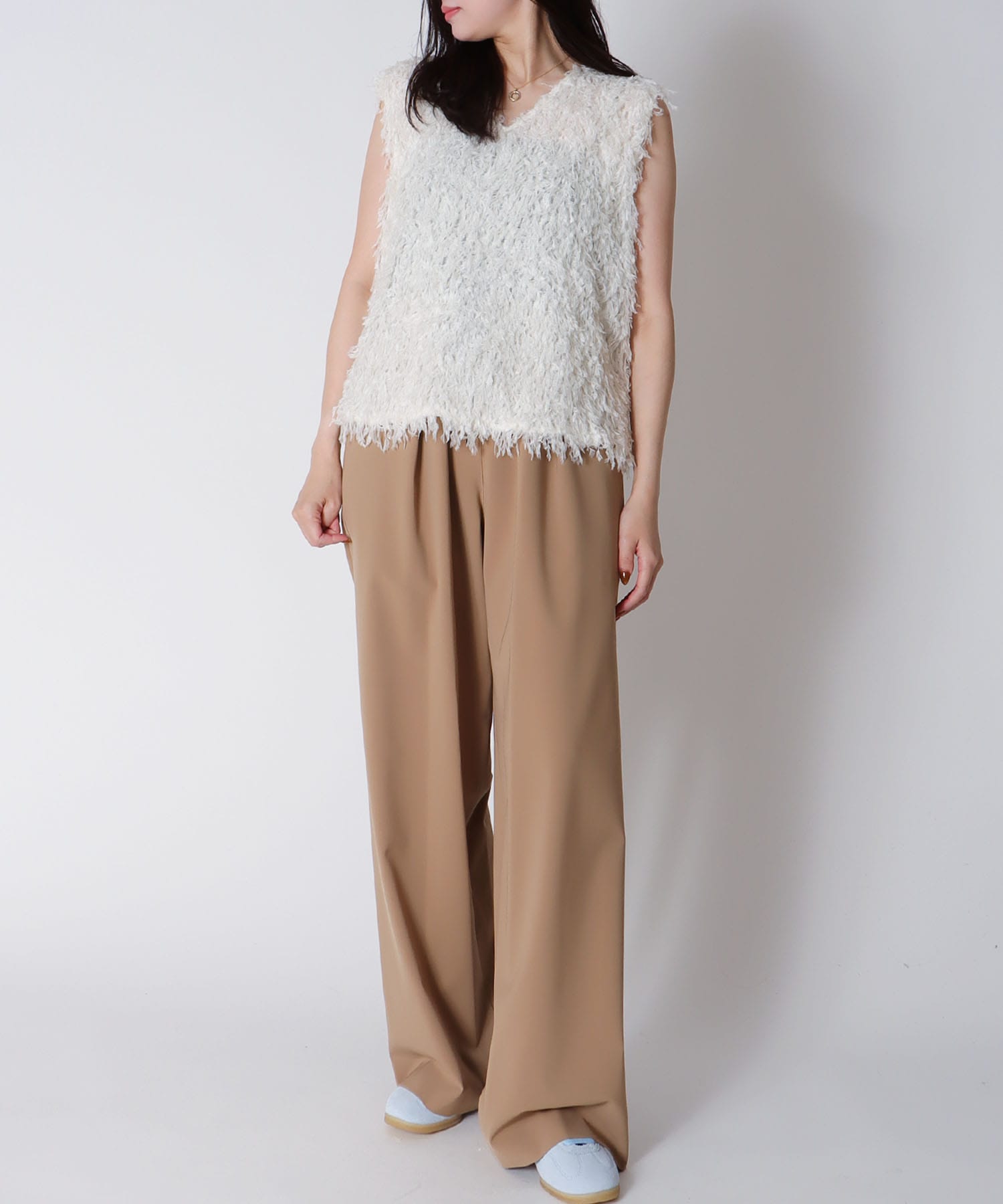 ＜B7＞feather sleeveless pull