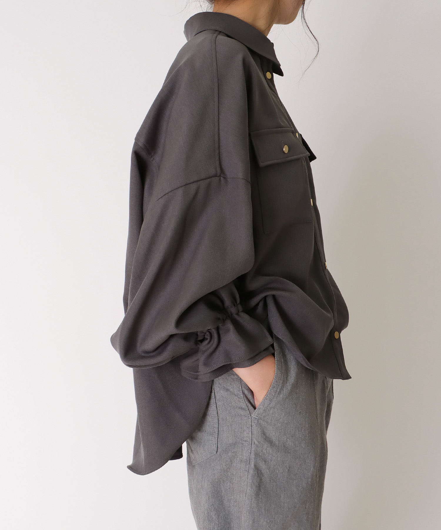 ＜B7＞powder twill gather blouse